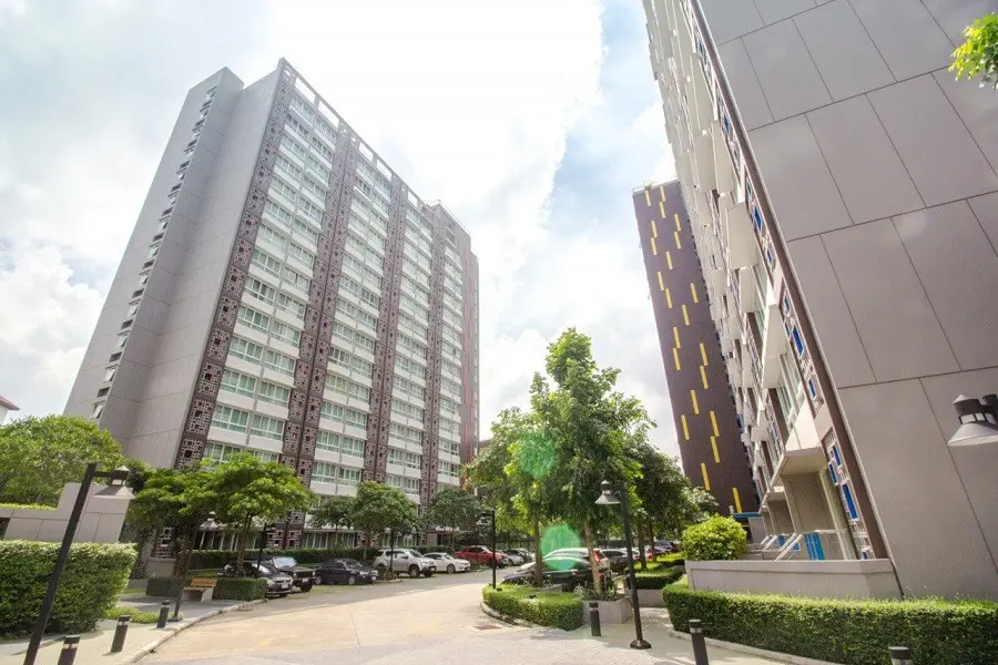 Studio for Sale/Rent in Huai Khwang - Image 34
