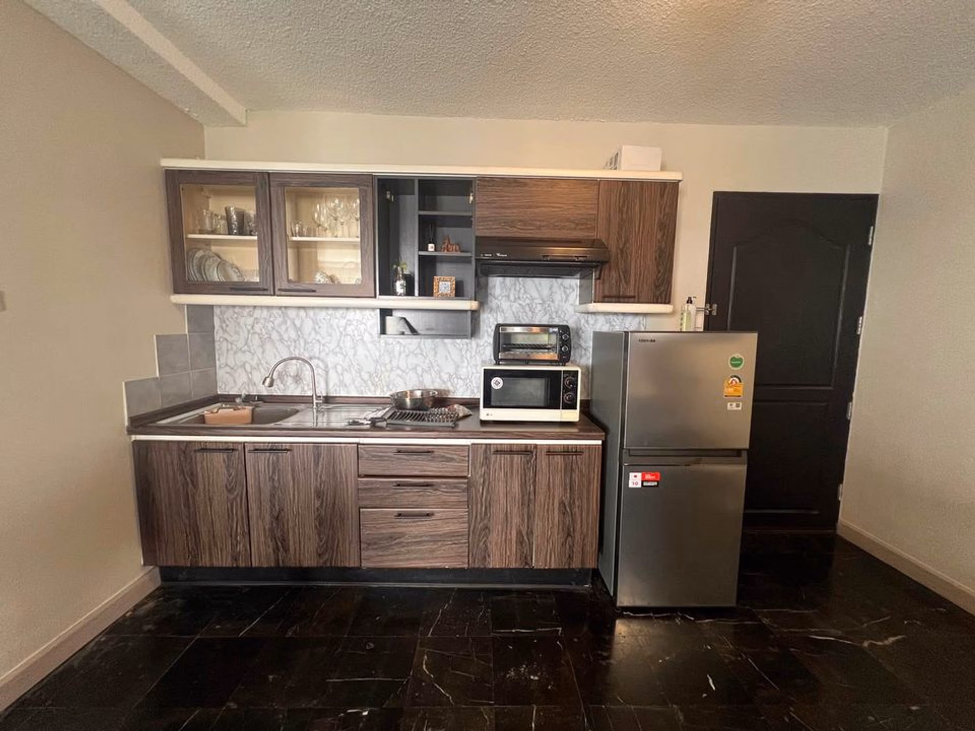 Condo for Rent at 38 Mansion - Image 7
