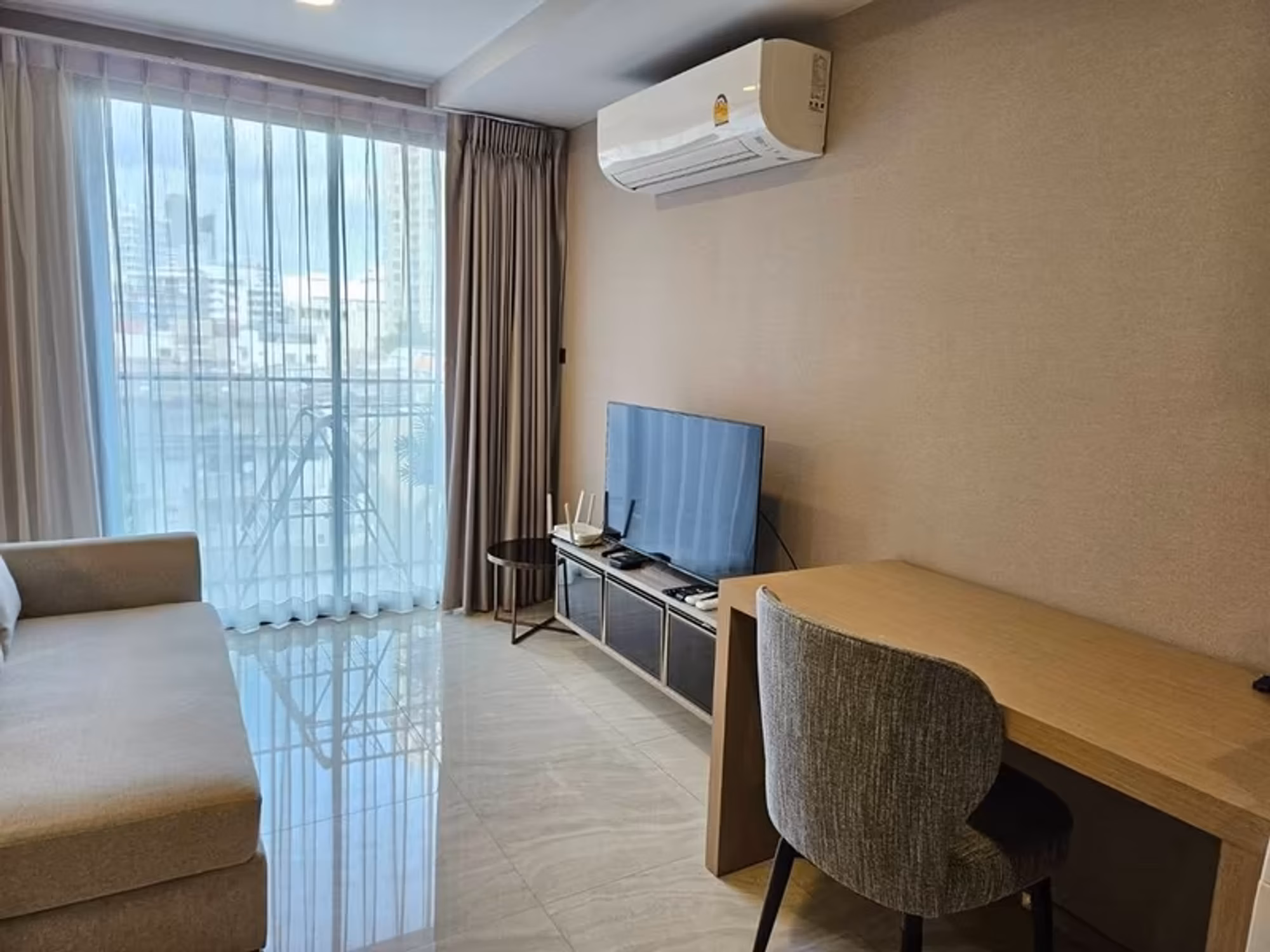Condo for Rent at Walden Asoke - Image 1