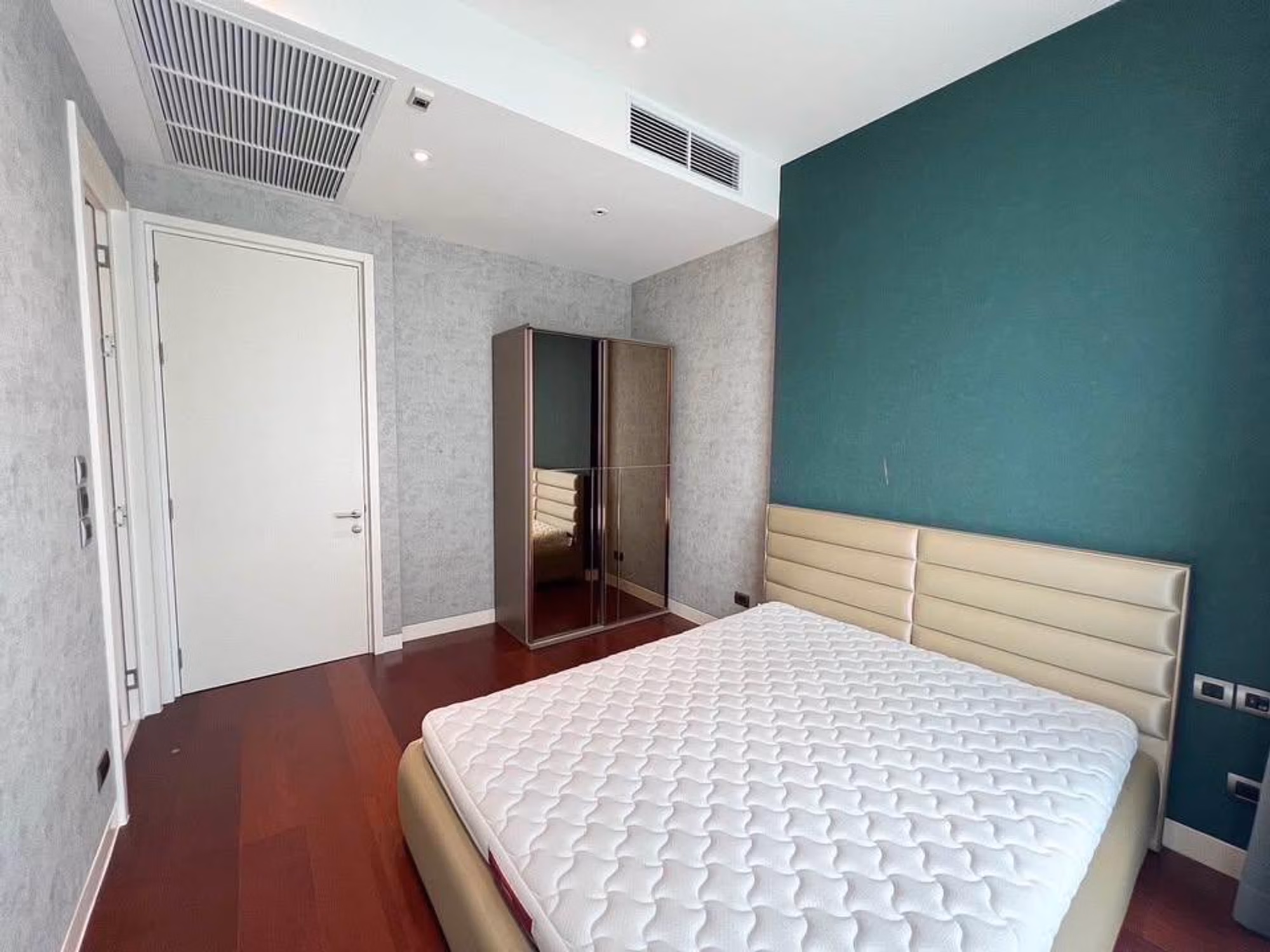 1 Bed Condo for Sale in Watthana - Image 2