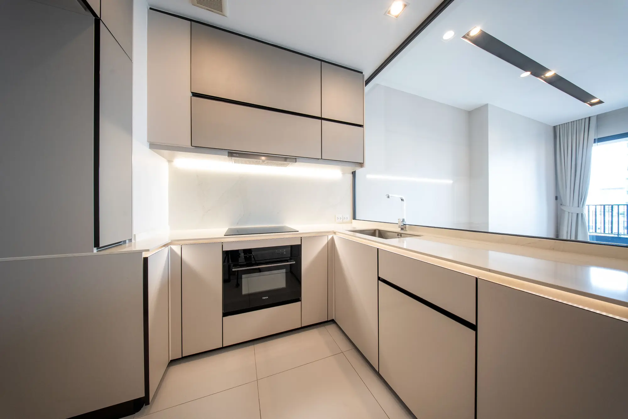 2 Bed Condo for Sale in Ratchathewi - Image 32