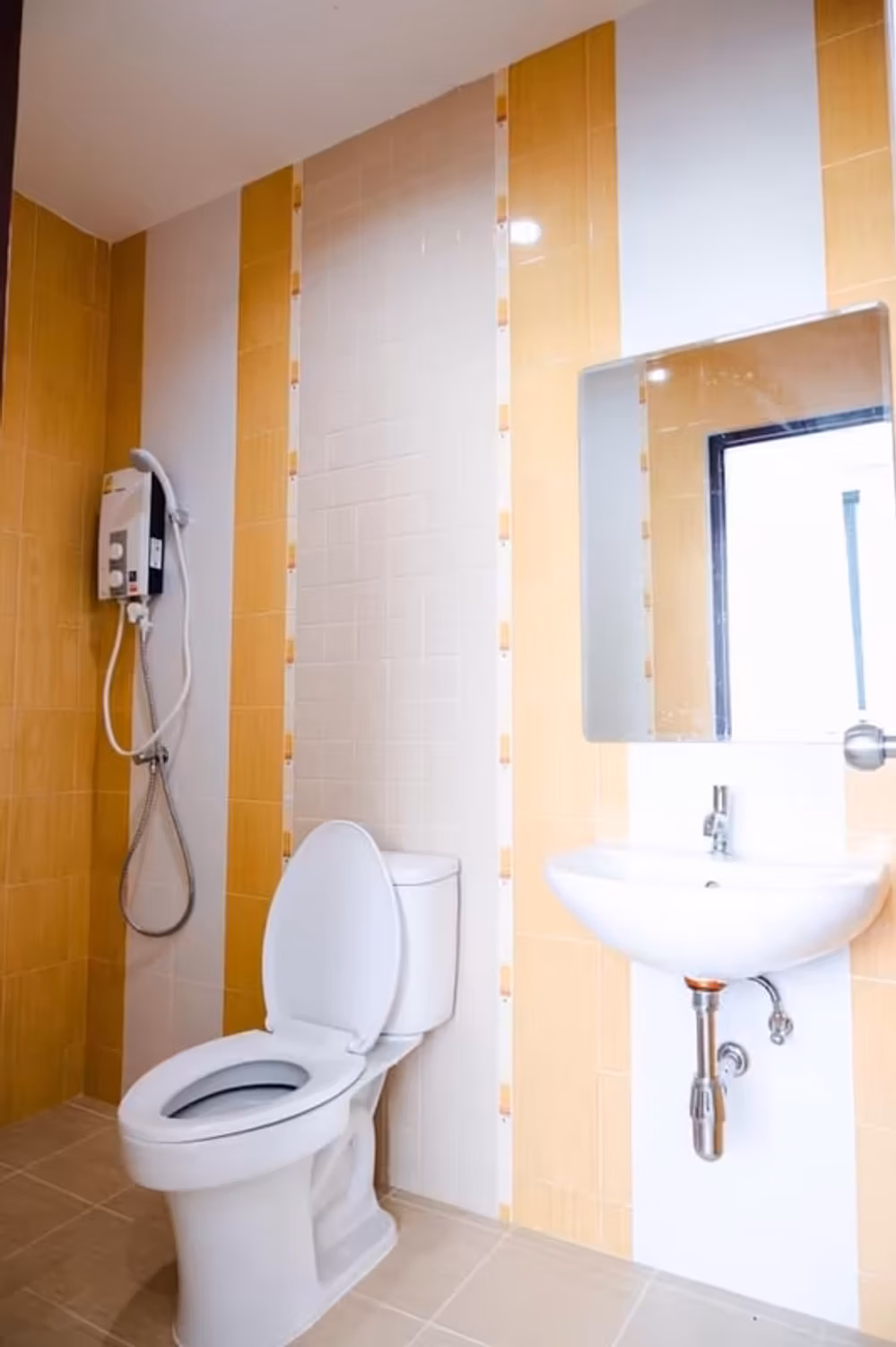 2 Bedroom House - Image 4