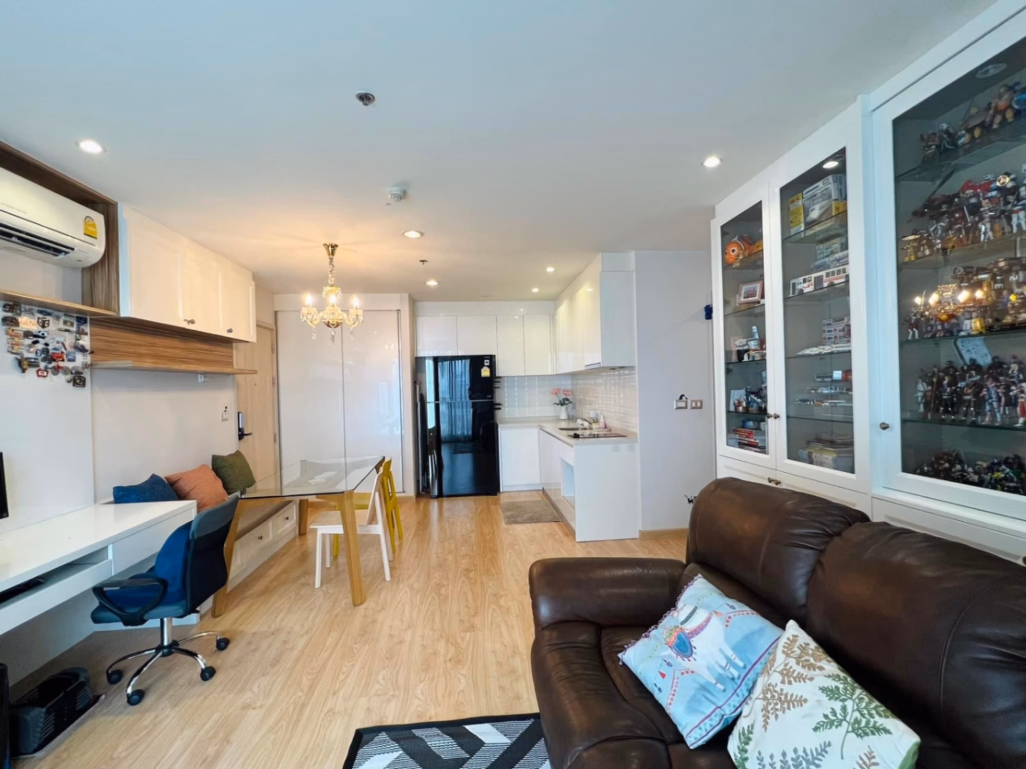 2 Bed Condo for Sale in Khlong Toei - Image 2