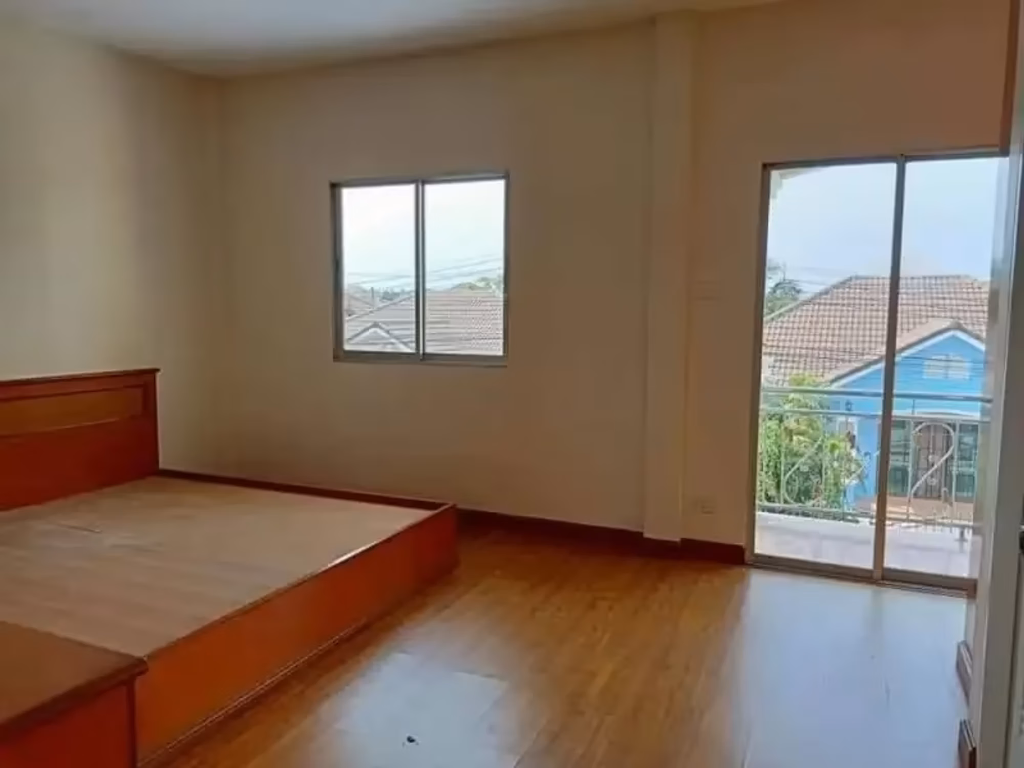 3 Bedroom House - Image 4
