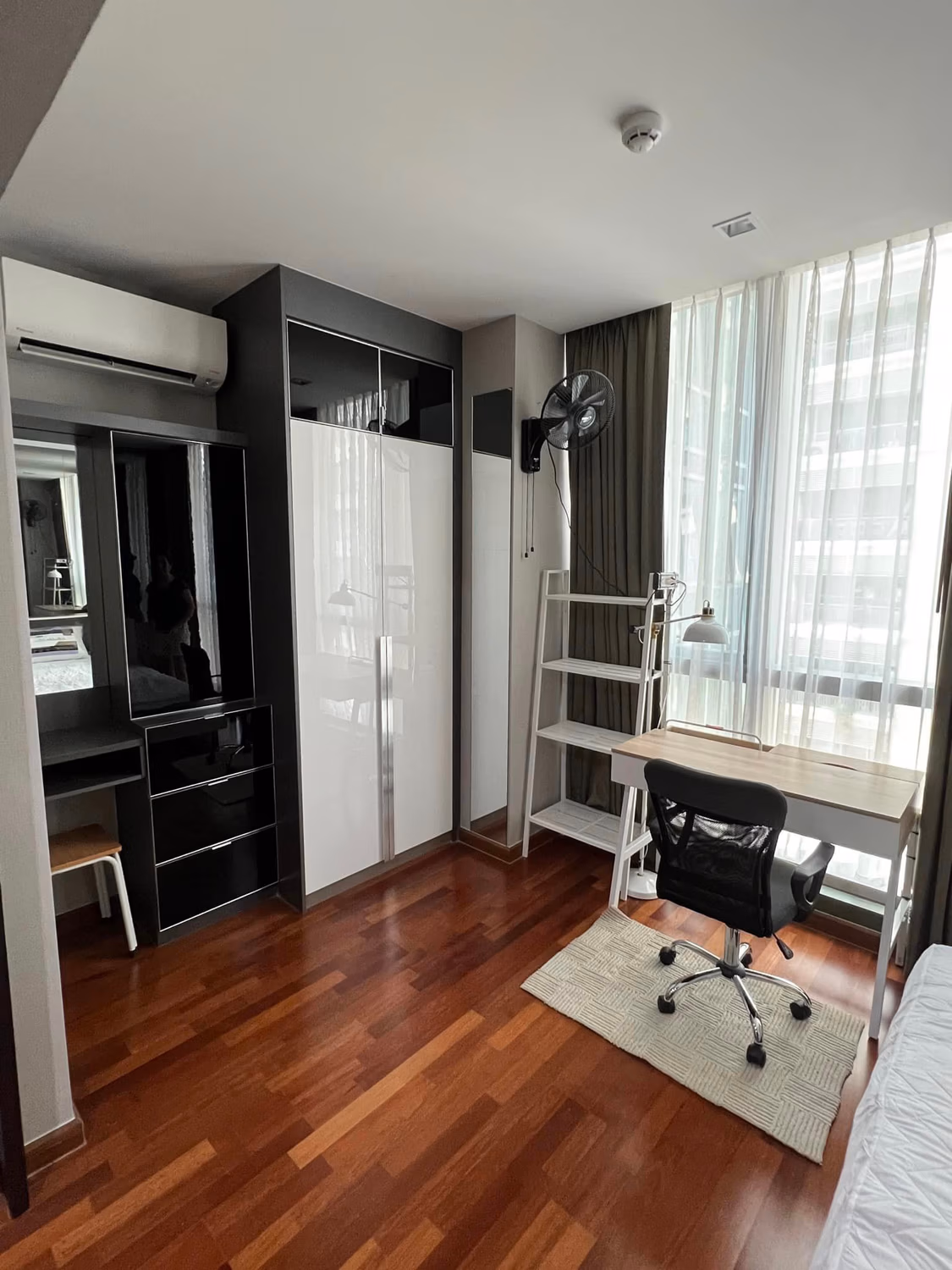 Condo - Image 8