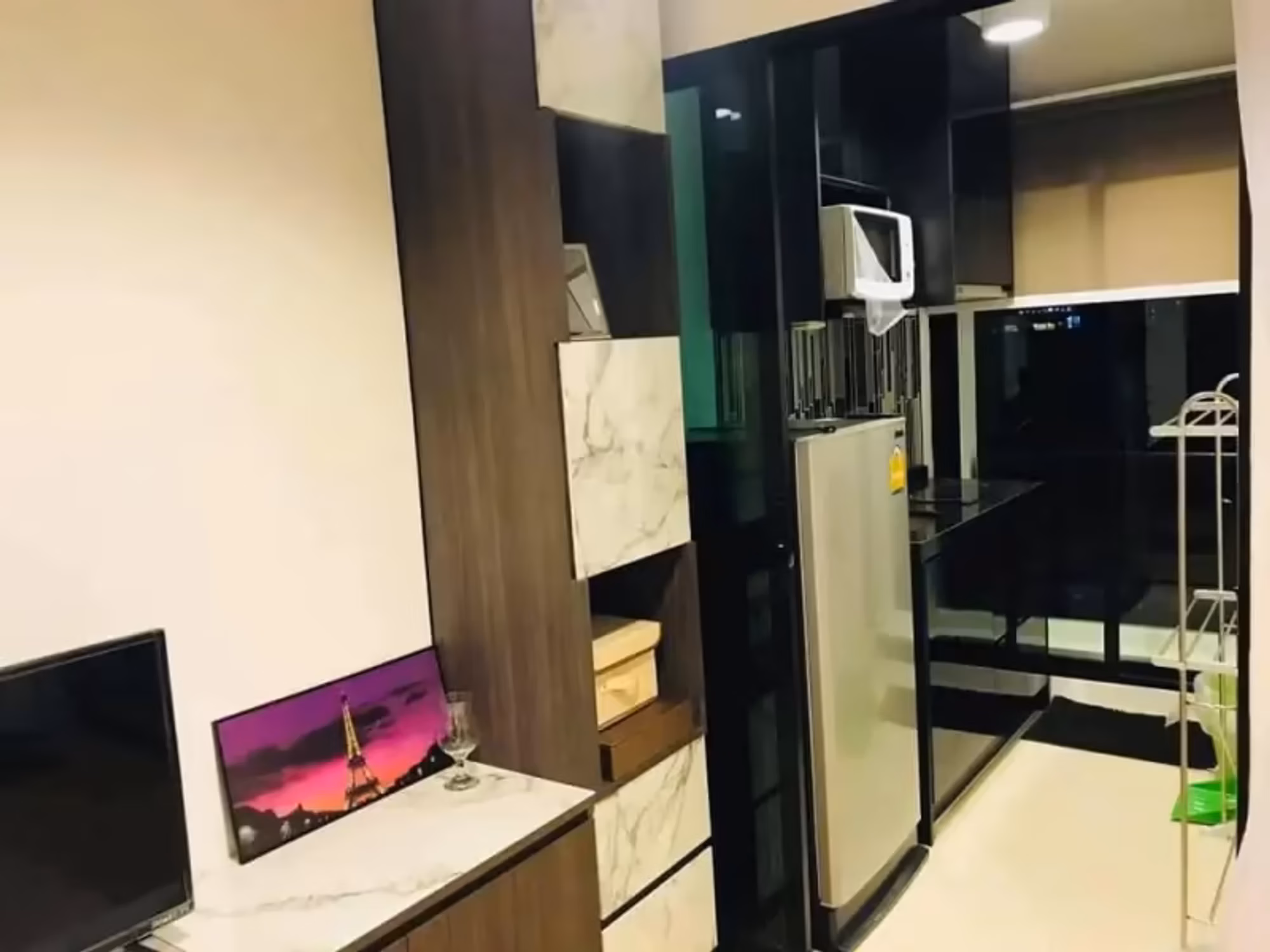 1 Bedroom Condo - Image 1