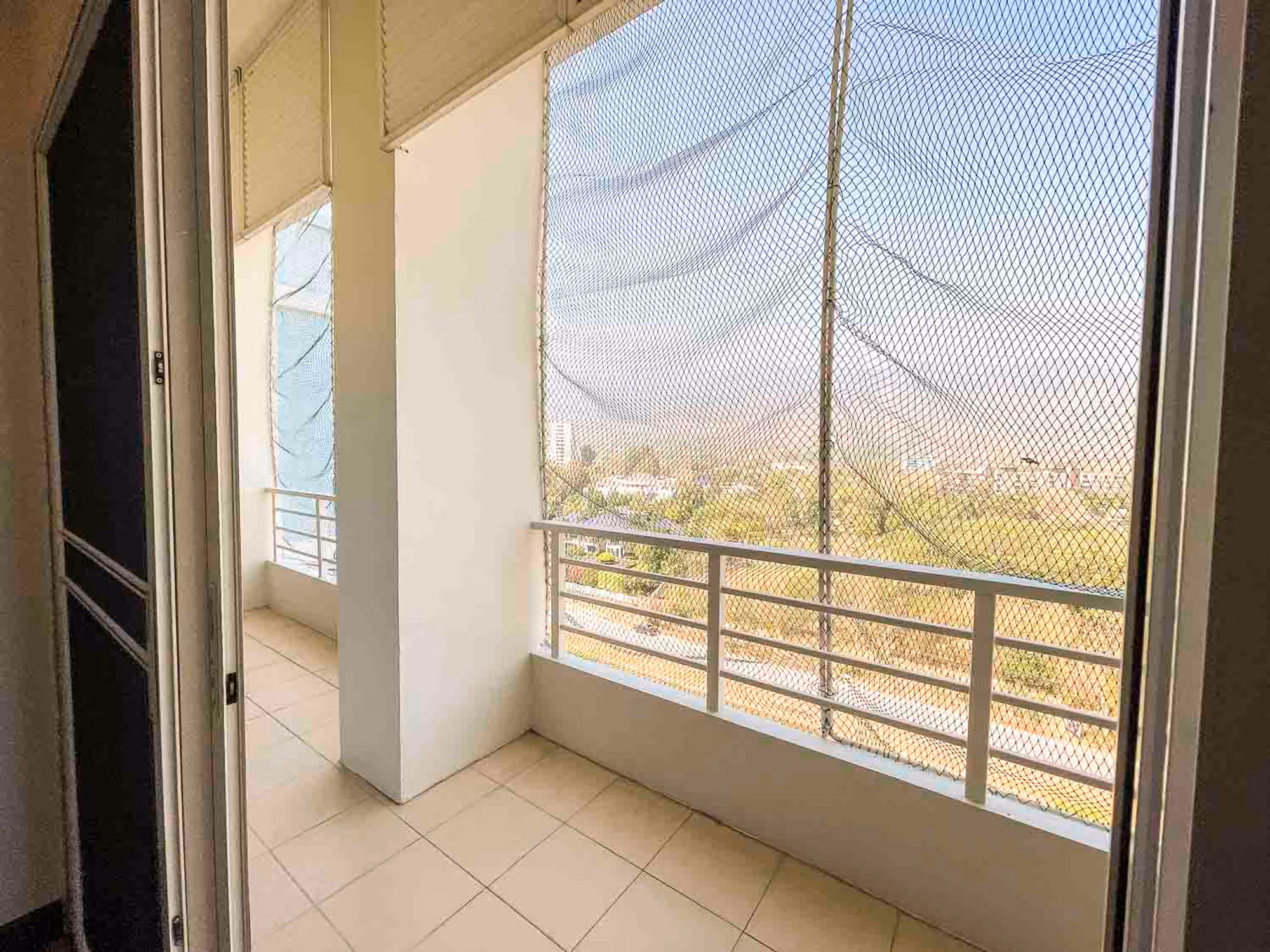 Unfurnished 4 Bed Condo w. Stunning Mountain View for Sale - Image 27