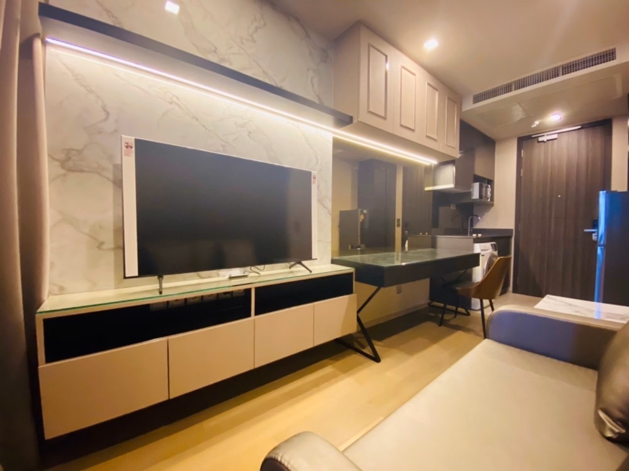 1 Bed Condo for Rent and Sale  Near Asok BTS - Image 9