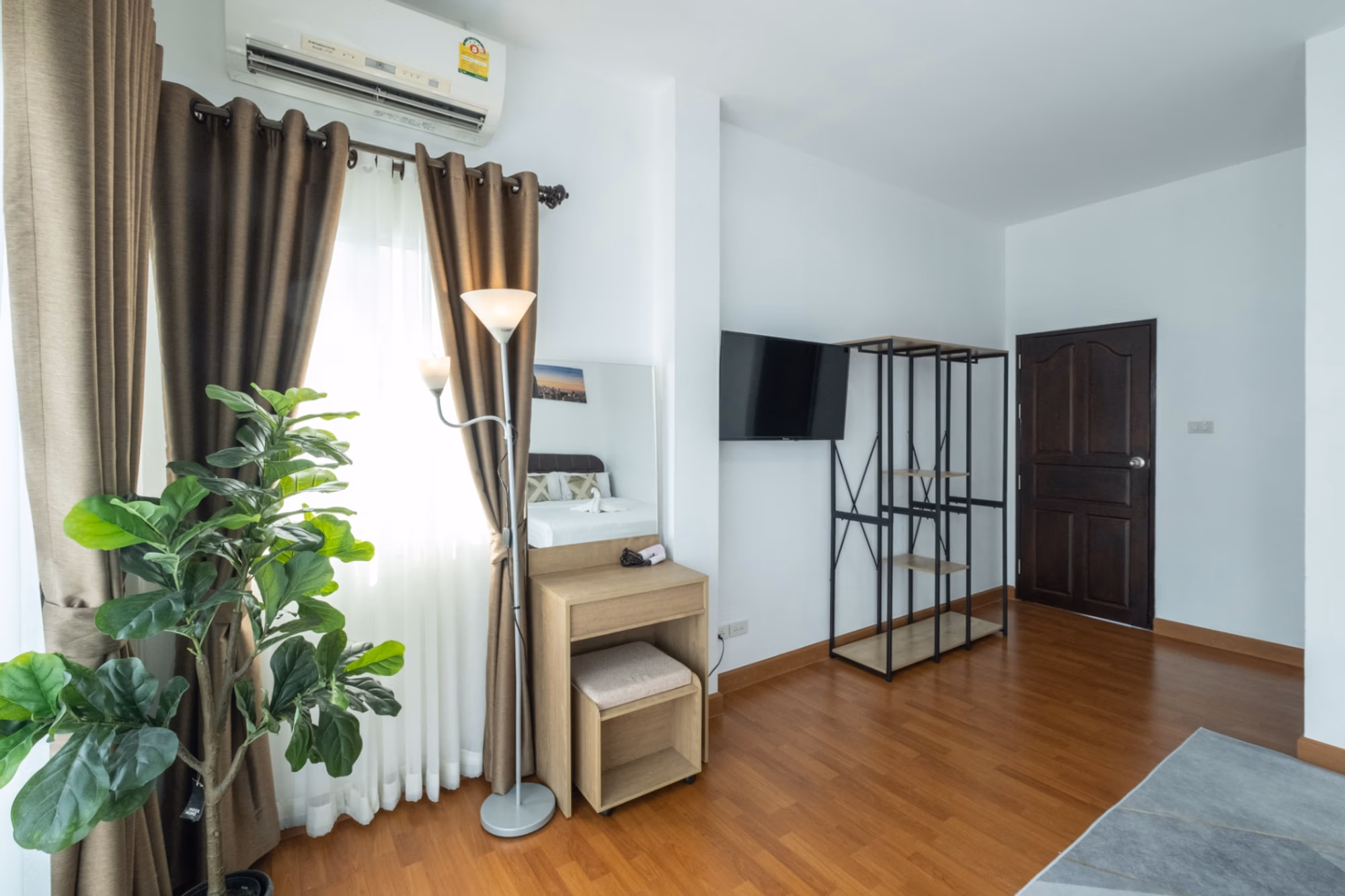 4 Bed House for Rent in Mueang Chiang Mai - Image 20