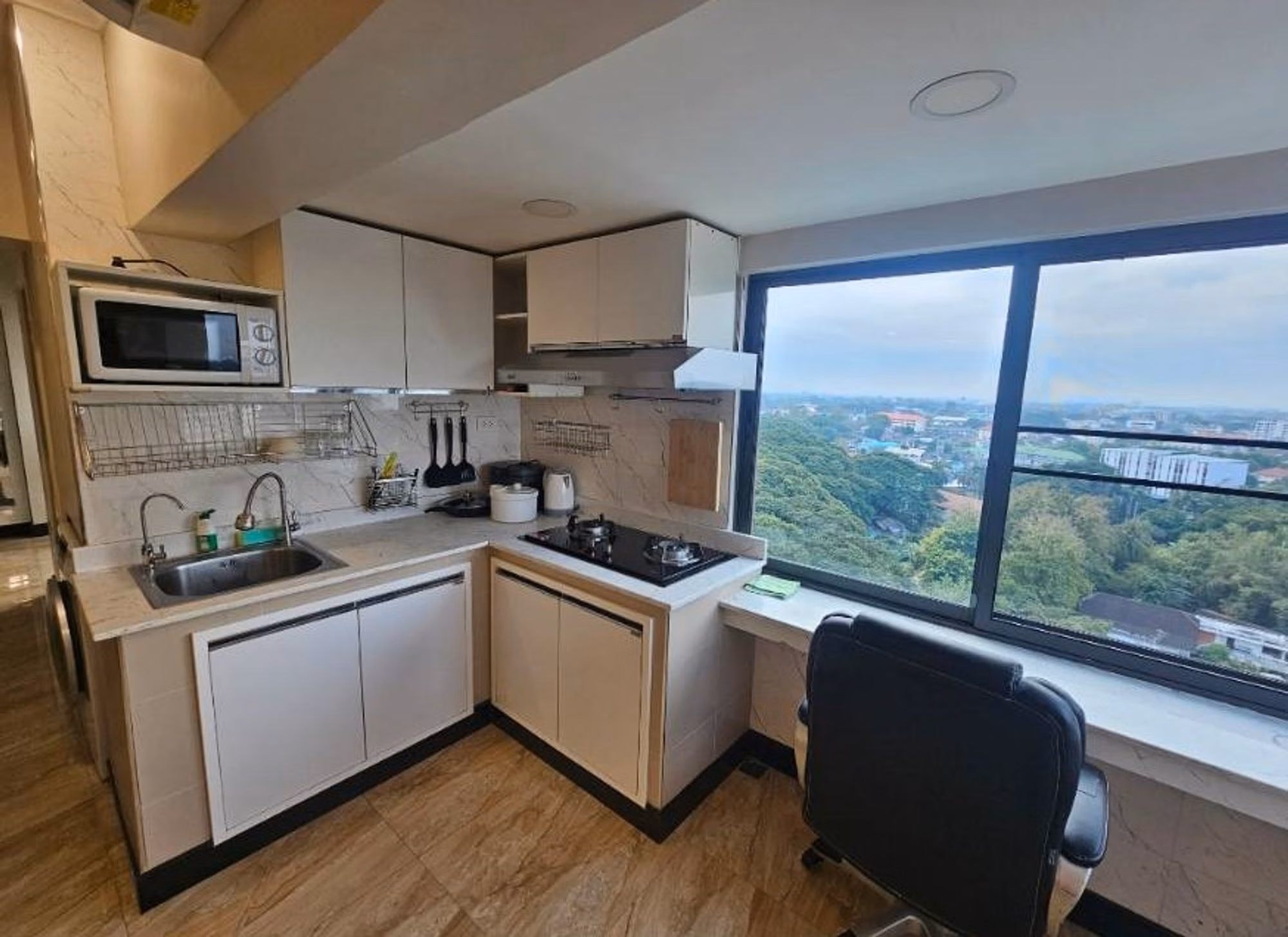 2 Bed Condo for Rent in Mueang Chiang Mai - Image 2