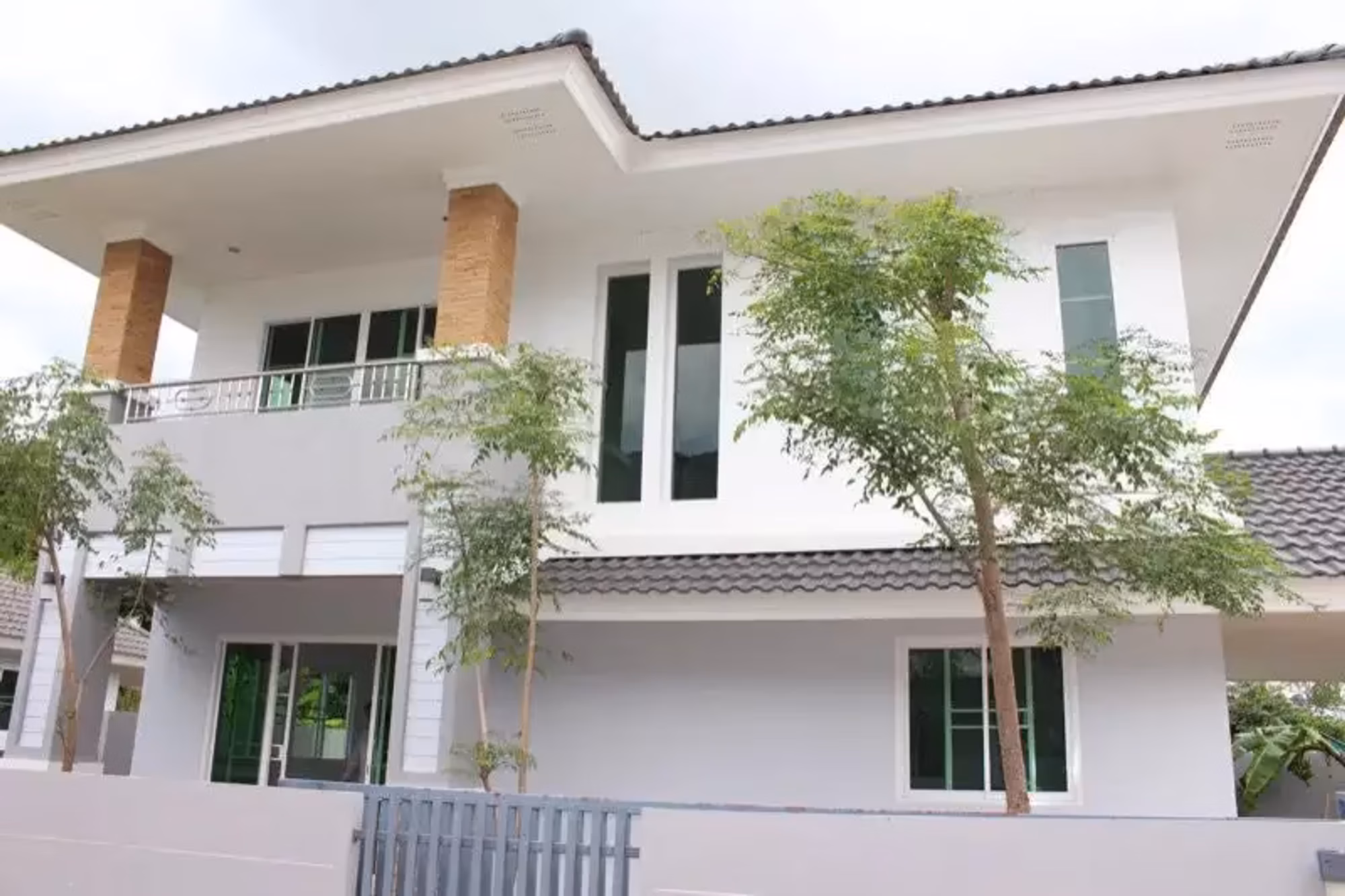 4 Bedroom House - Image 3