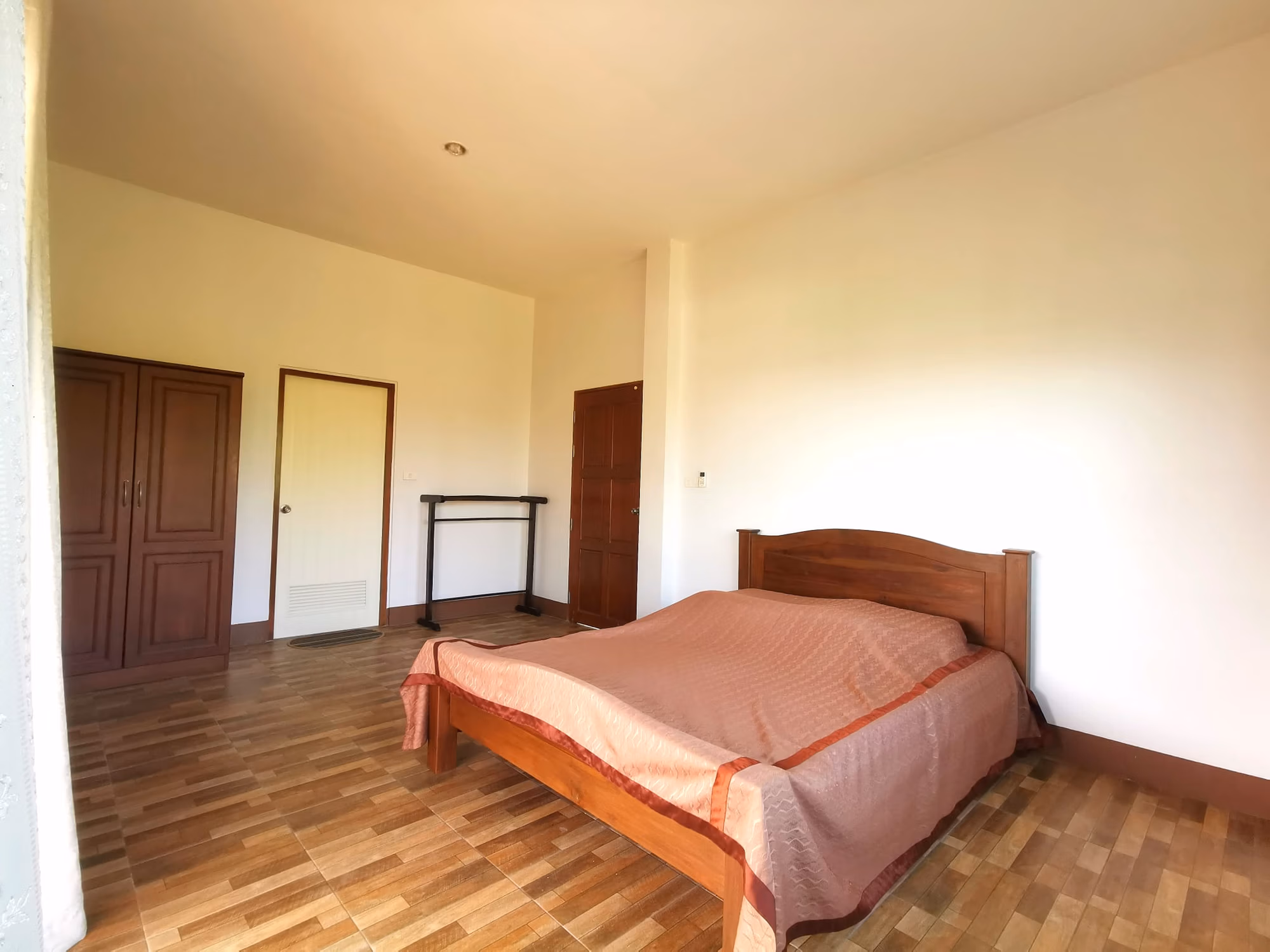 2 Bed House for Rent in Mueang Chiang Mai - Image 11