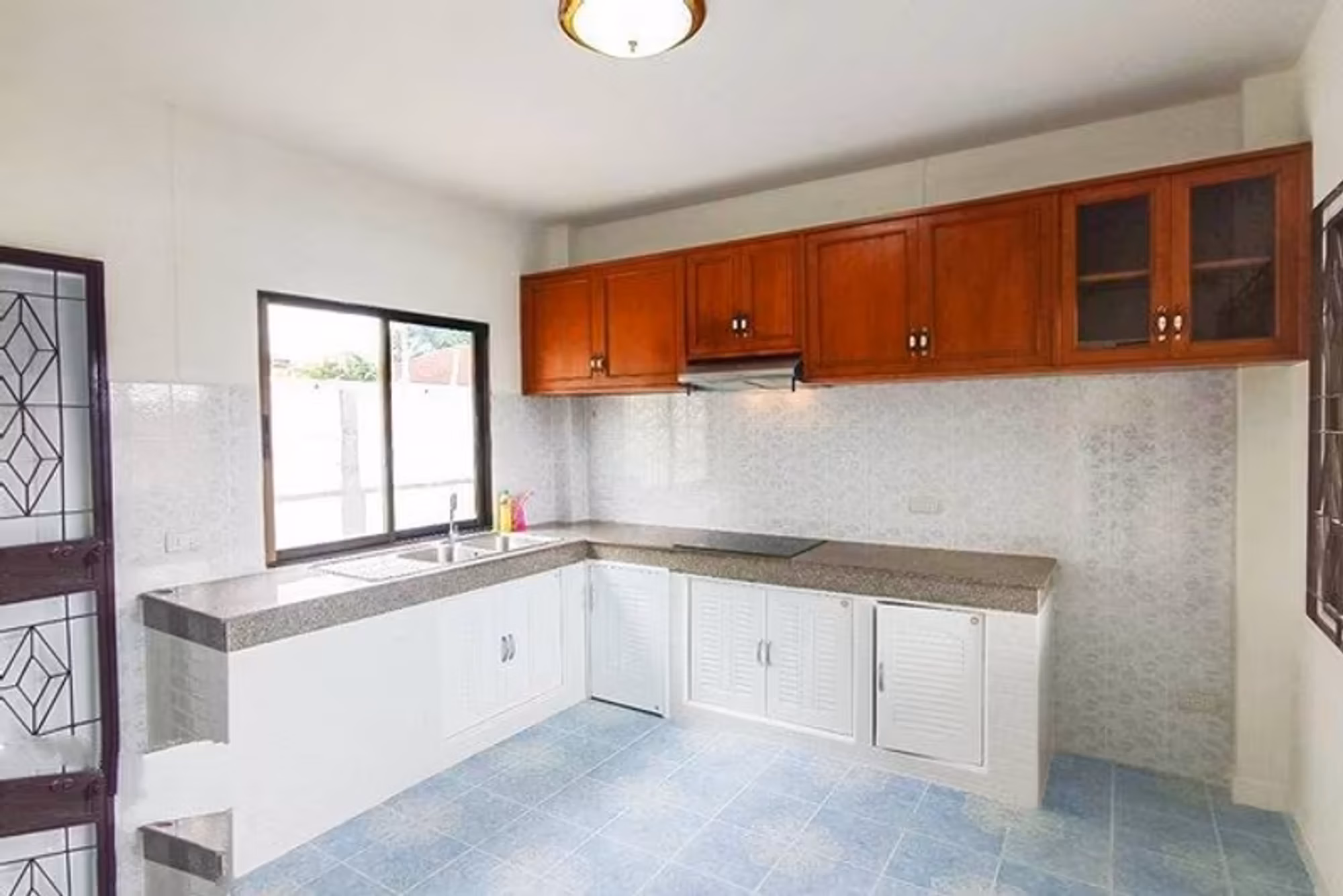 3 Bedroom House - Image 9