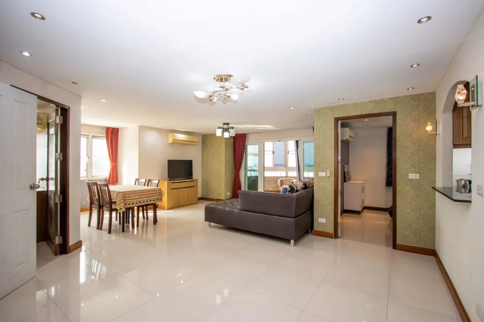 Nakornping Condo - Image 4