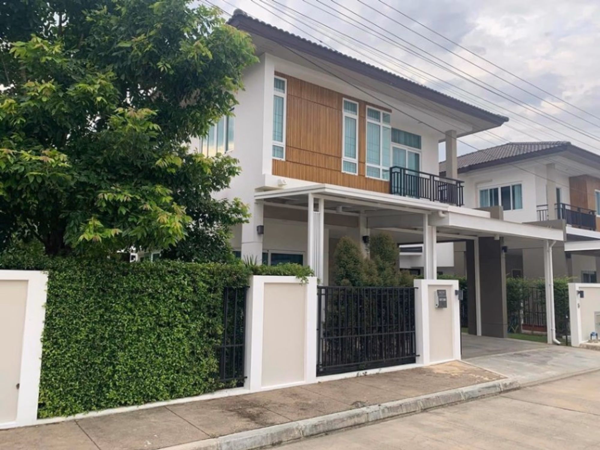 3 Bed House for Sale in Saraphi - Image 1