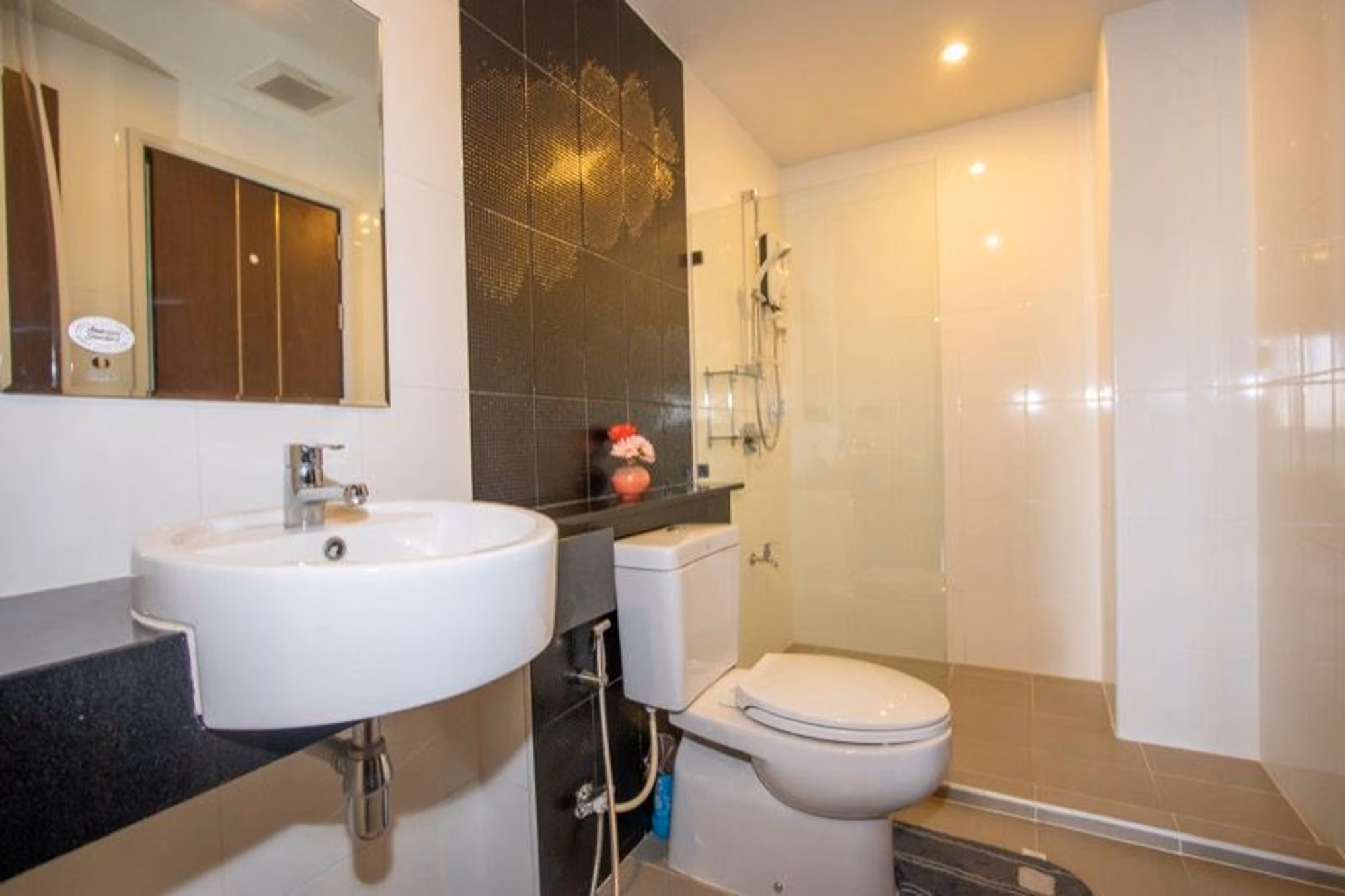 1 Bedroom Condo - Image 6