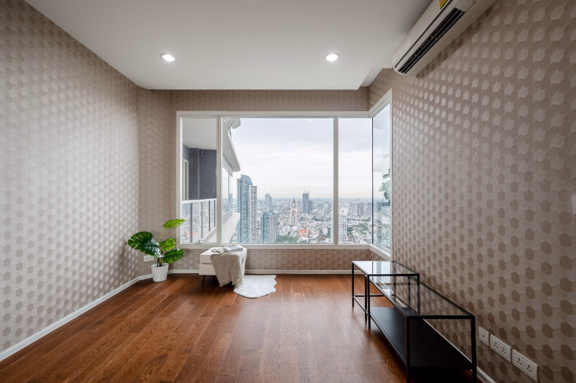 2 Bed Condo for Sale in Bang Kho Laem - Image 4