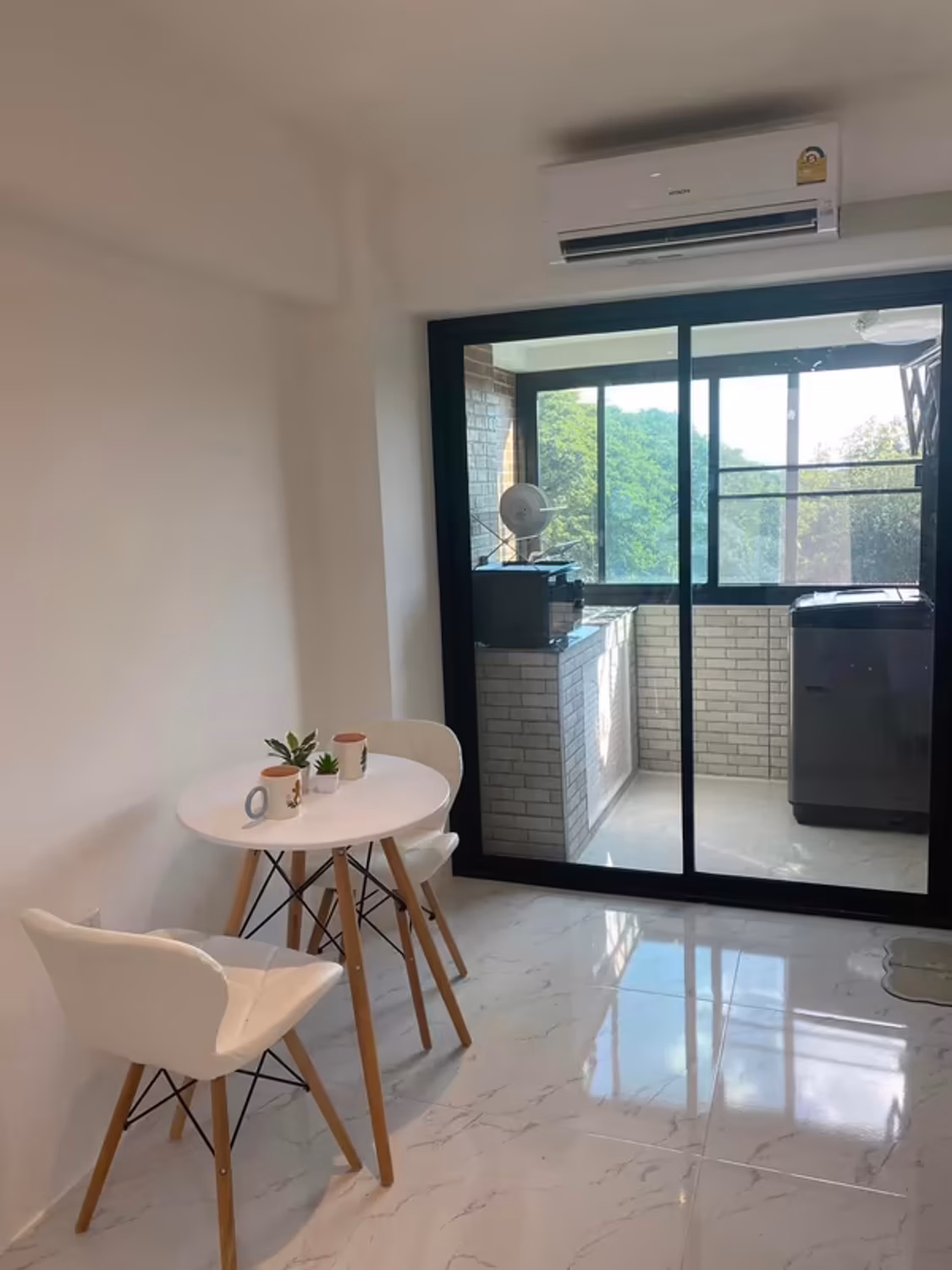 Beautiful condo with furniture behind Bangkok Hospital - Image 10