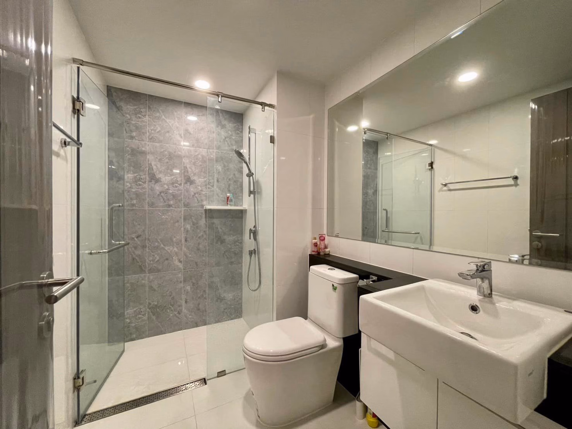 1 Bedroom Condo - Image 4