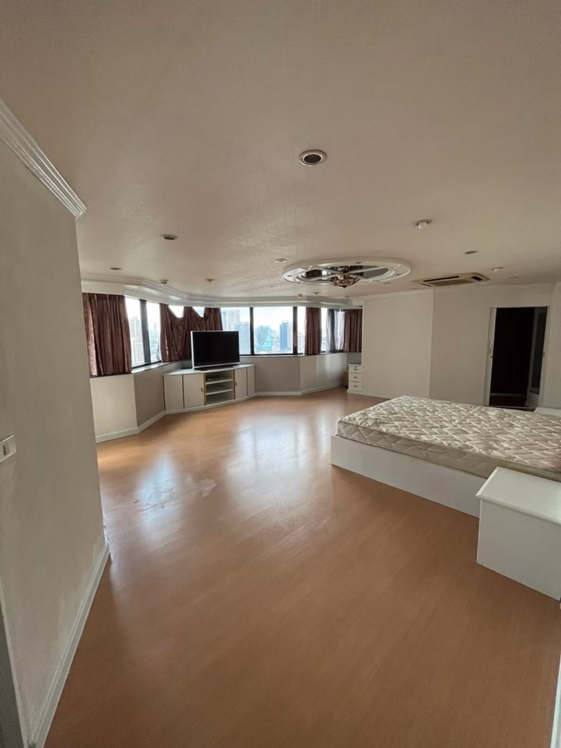 Condo - Image 2