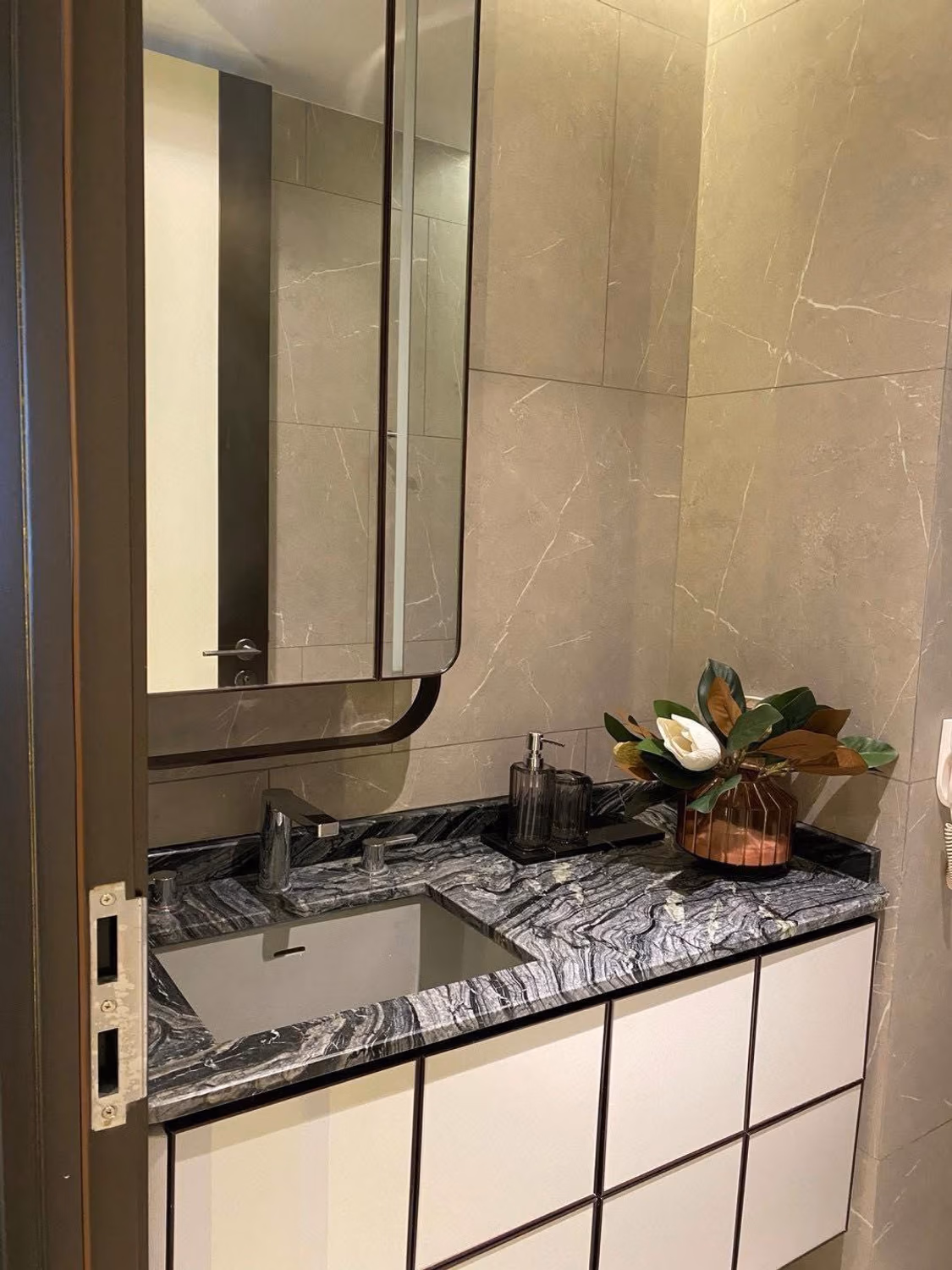 1 Bed Condo for Rent in Watthana - Image 6