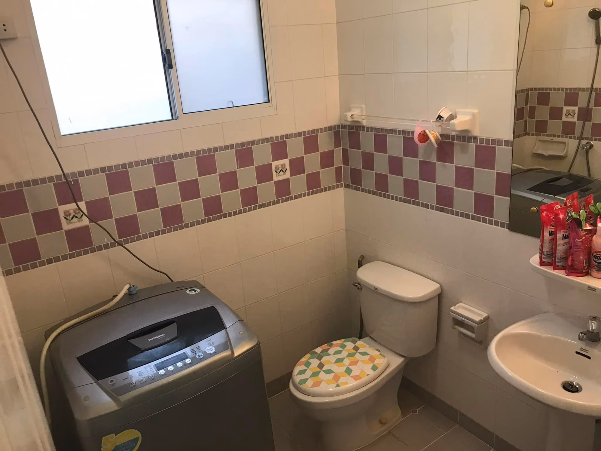 3 Bed House for Rent in San Sai - Image 11