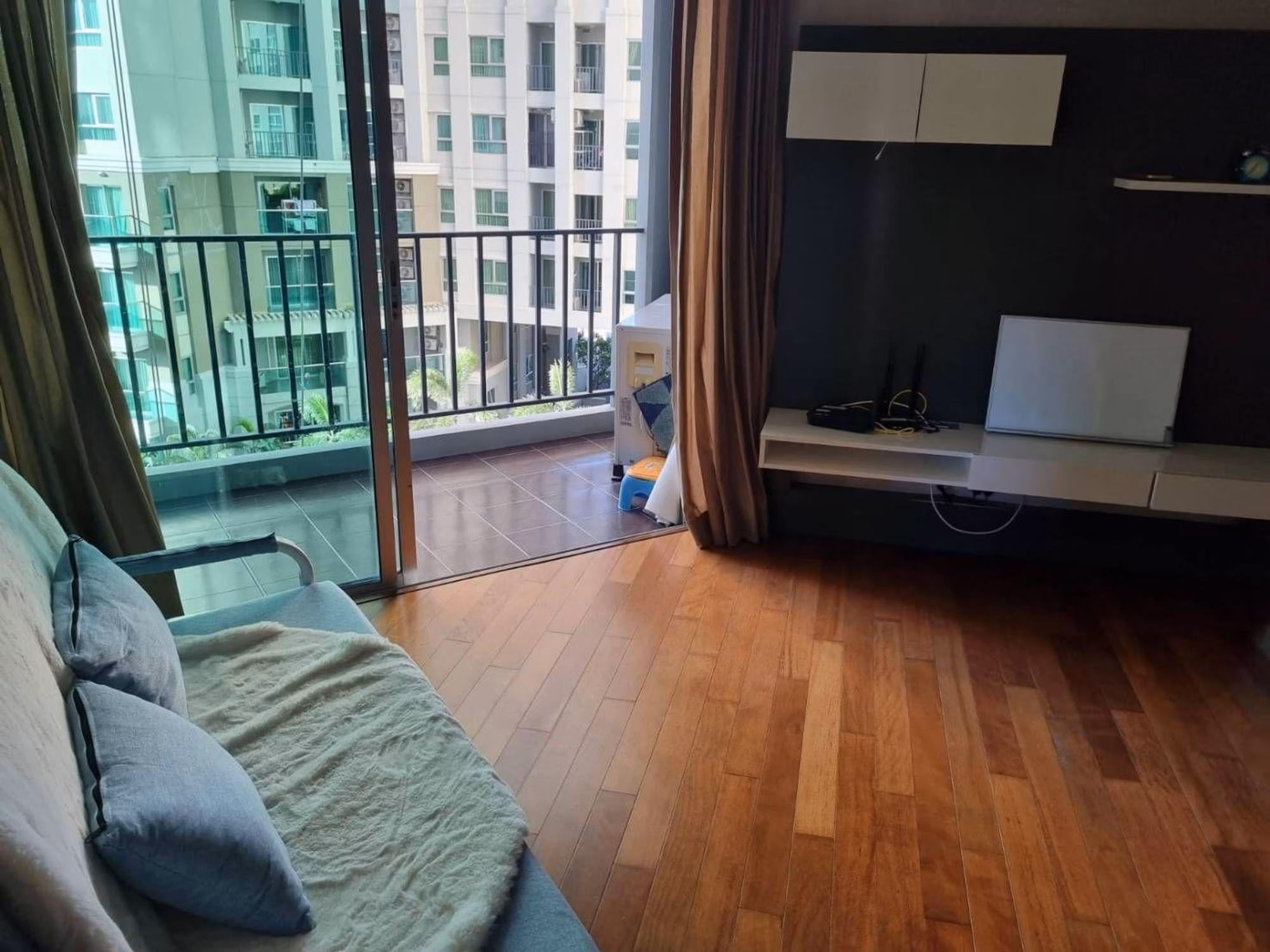 2 Bed Condo for Rent and Sale  Near Phra Ram 9 MRT - Image 1