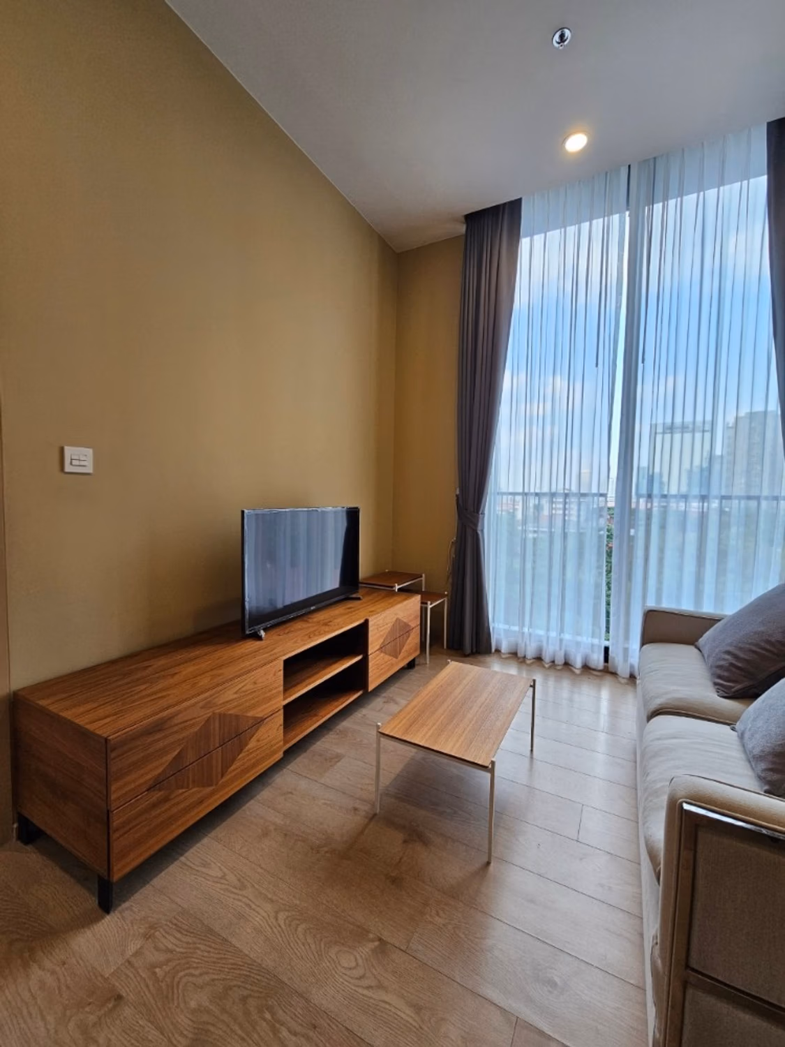 Condo - Image 4