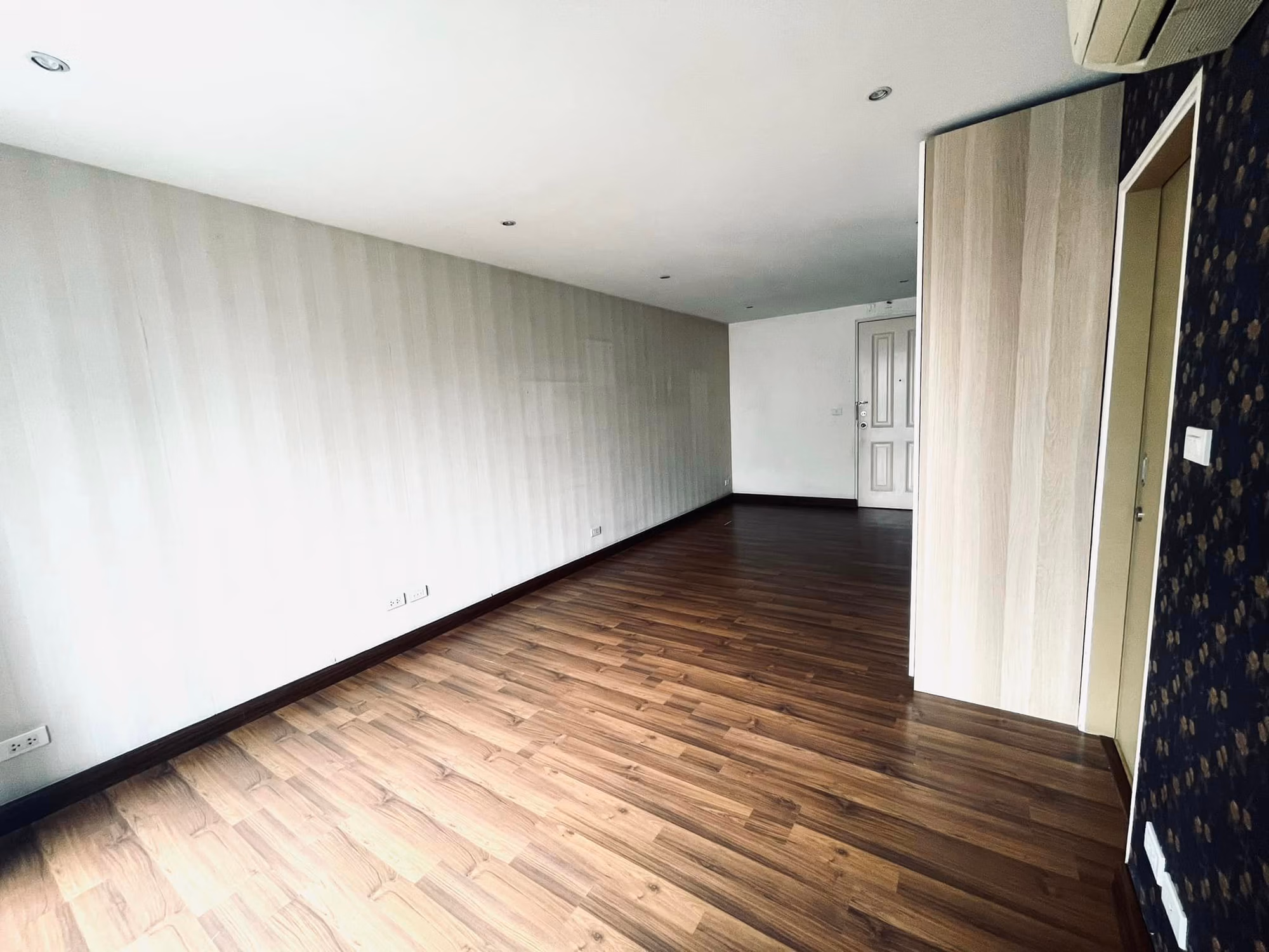 Condo - Image 1