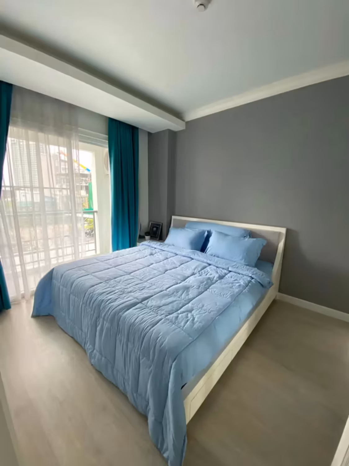 1 Bedroom Condo - Image 4
