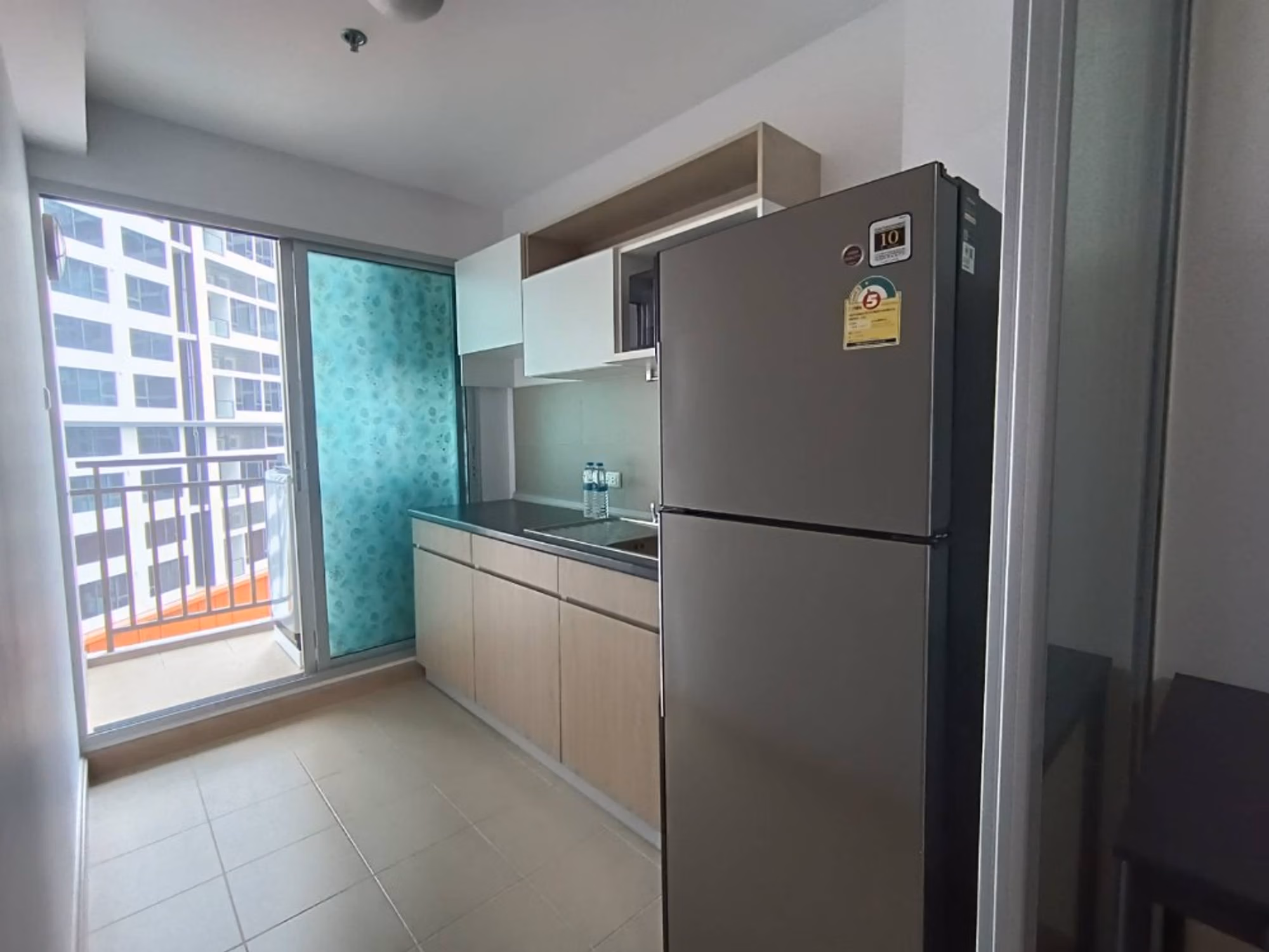 1 Bed Condo for Rent in Huai Khwang - Image 3