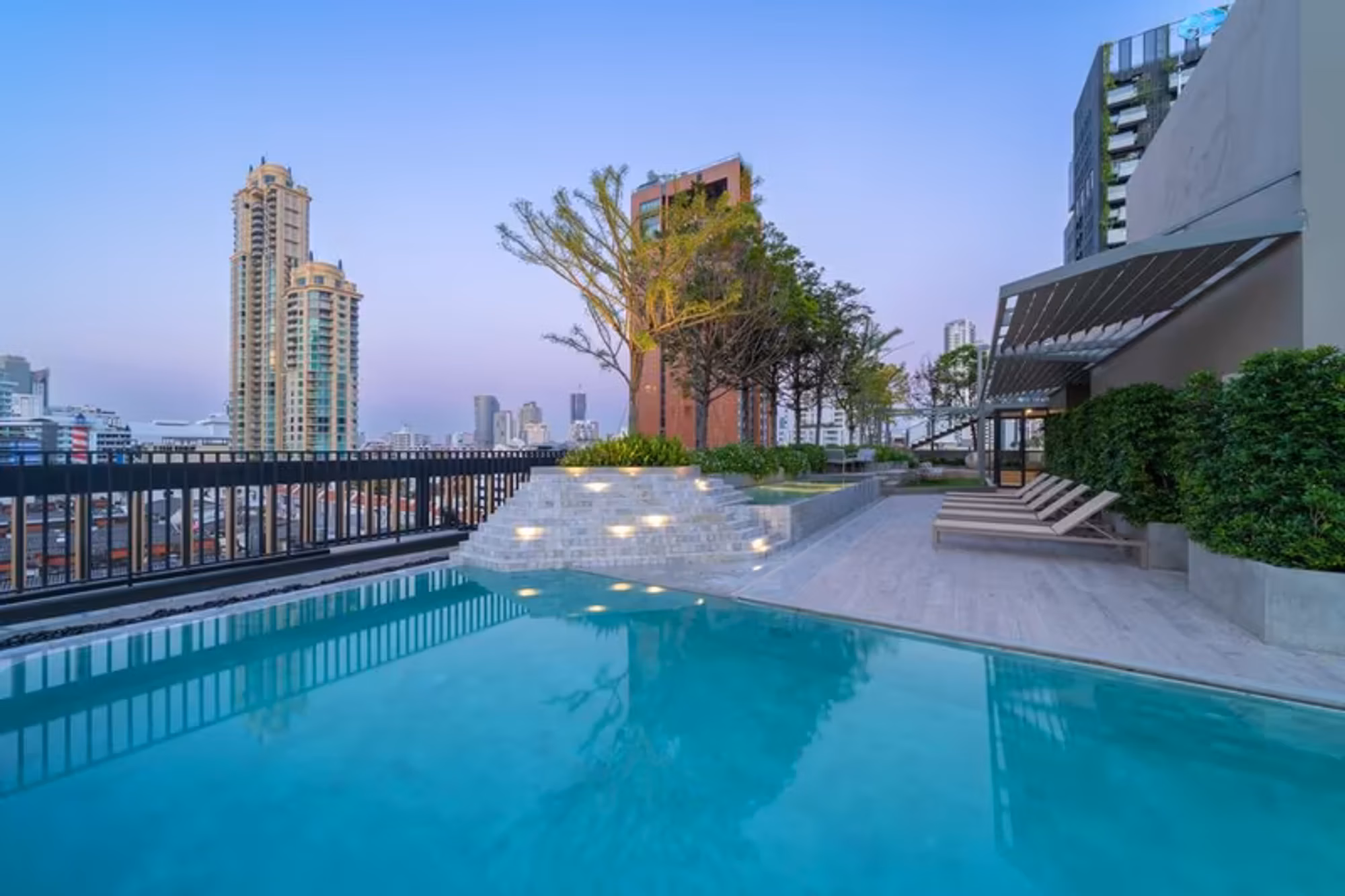 Condo for Rent at Walden Asoke - Image 2