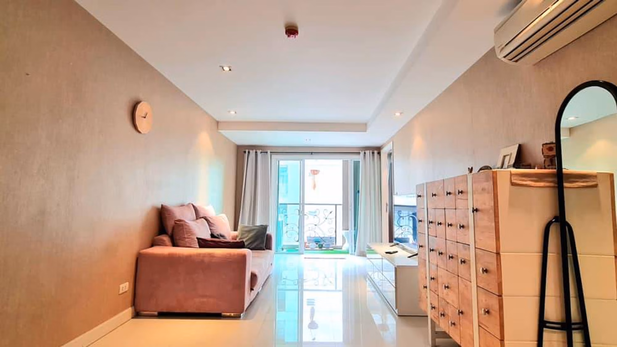 Condo - Image 2