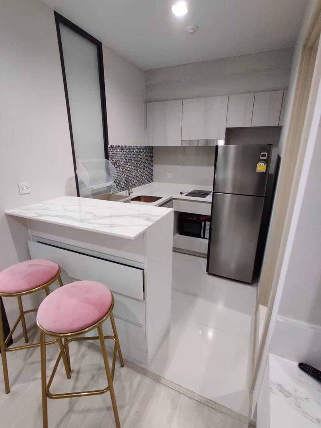 1 Bed Condo for Rent  Near Phloen Chit BTS - Image 3