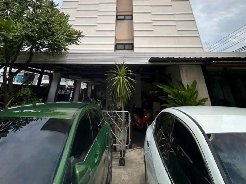 27 Bed Commercial for Rent in Watthana