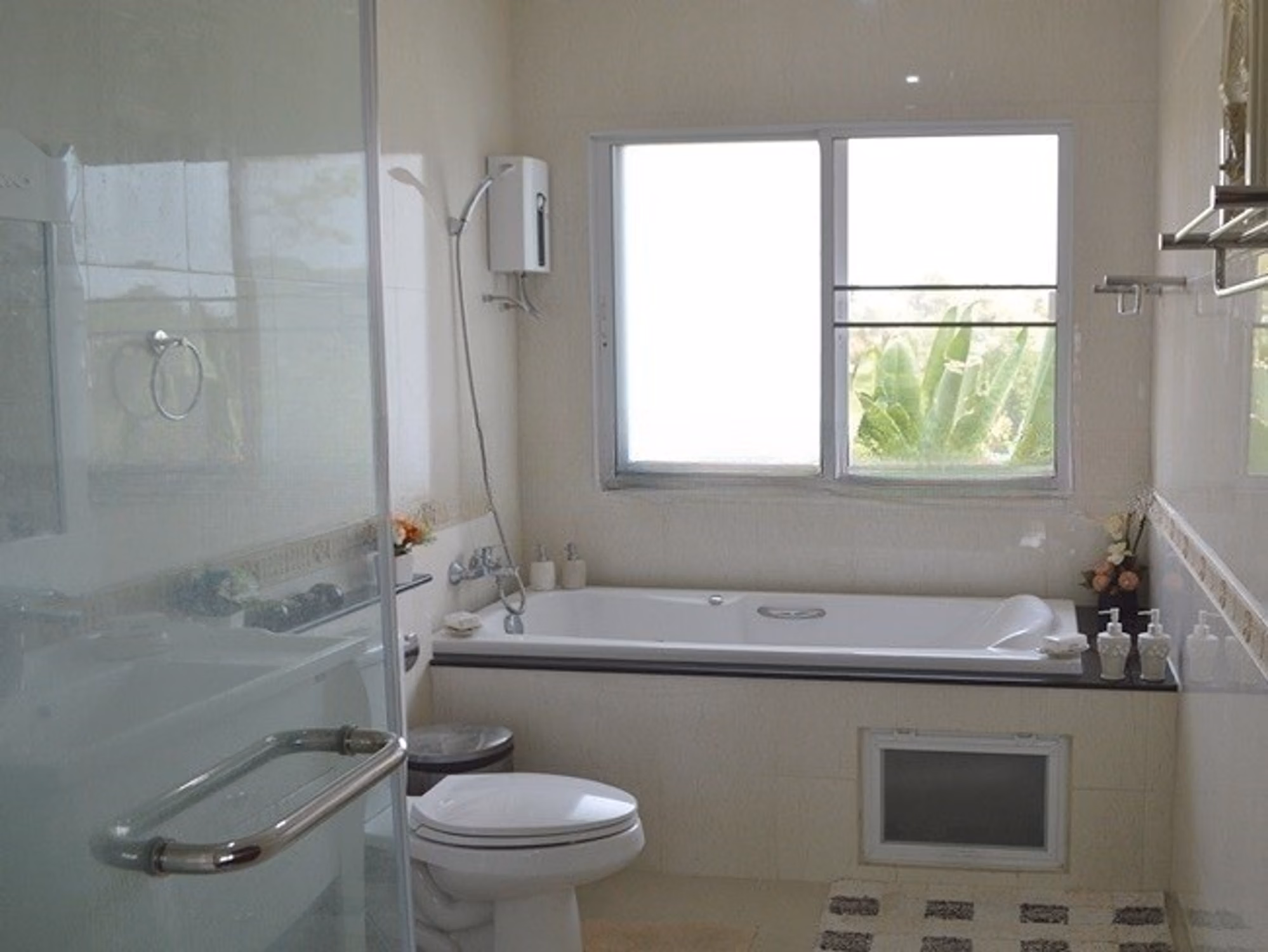 6 Bed House for Sale in San Sai District - Image 8
