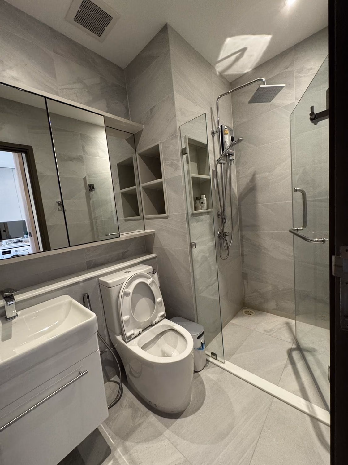 1 Bedroom Condo - Image 9