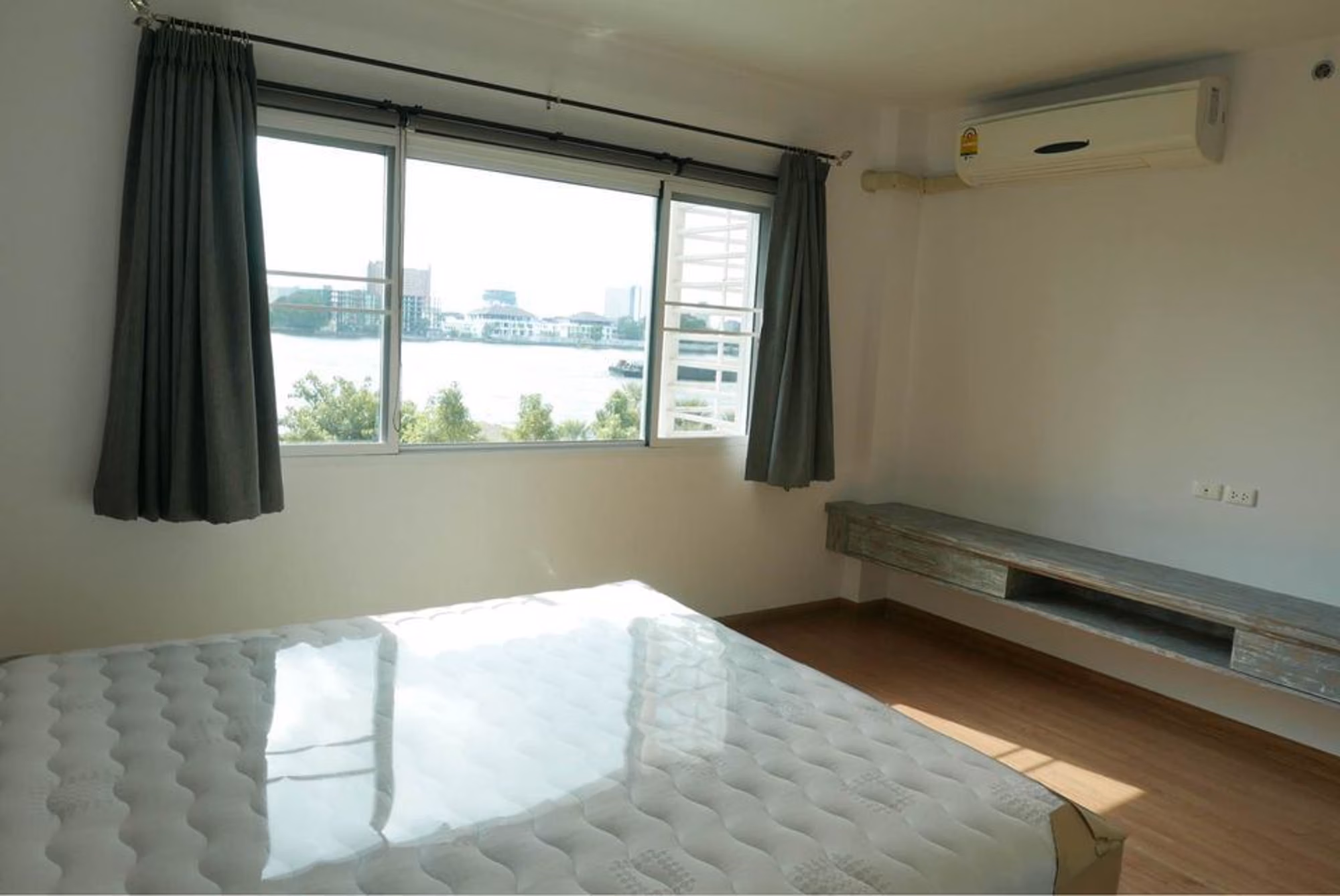 Condo - Image 3