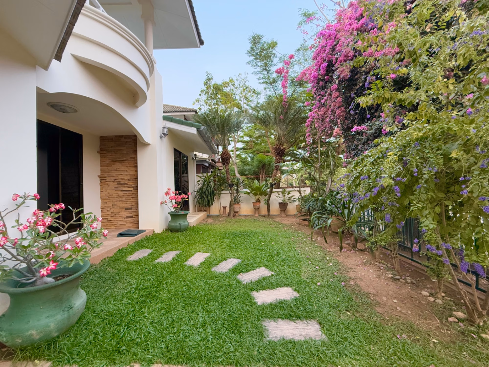 3 Bed House for Rent in Hang Dong - Image 3
