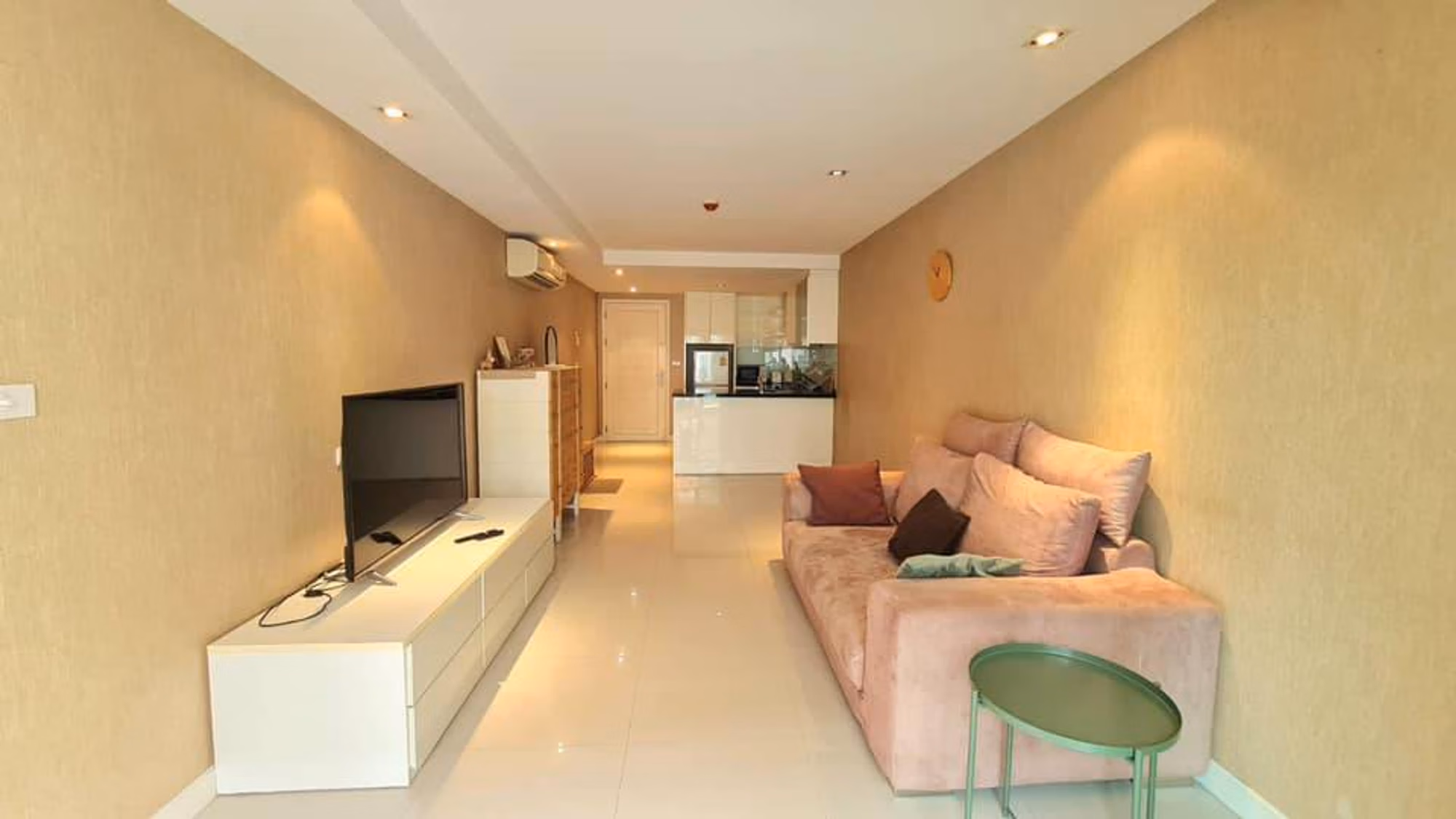 Condo - Image 1