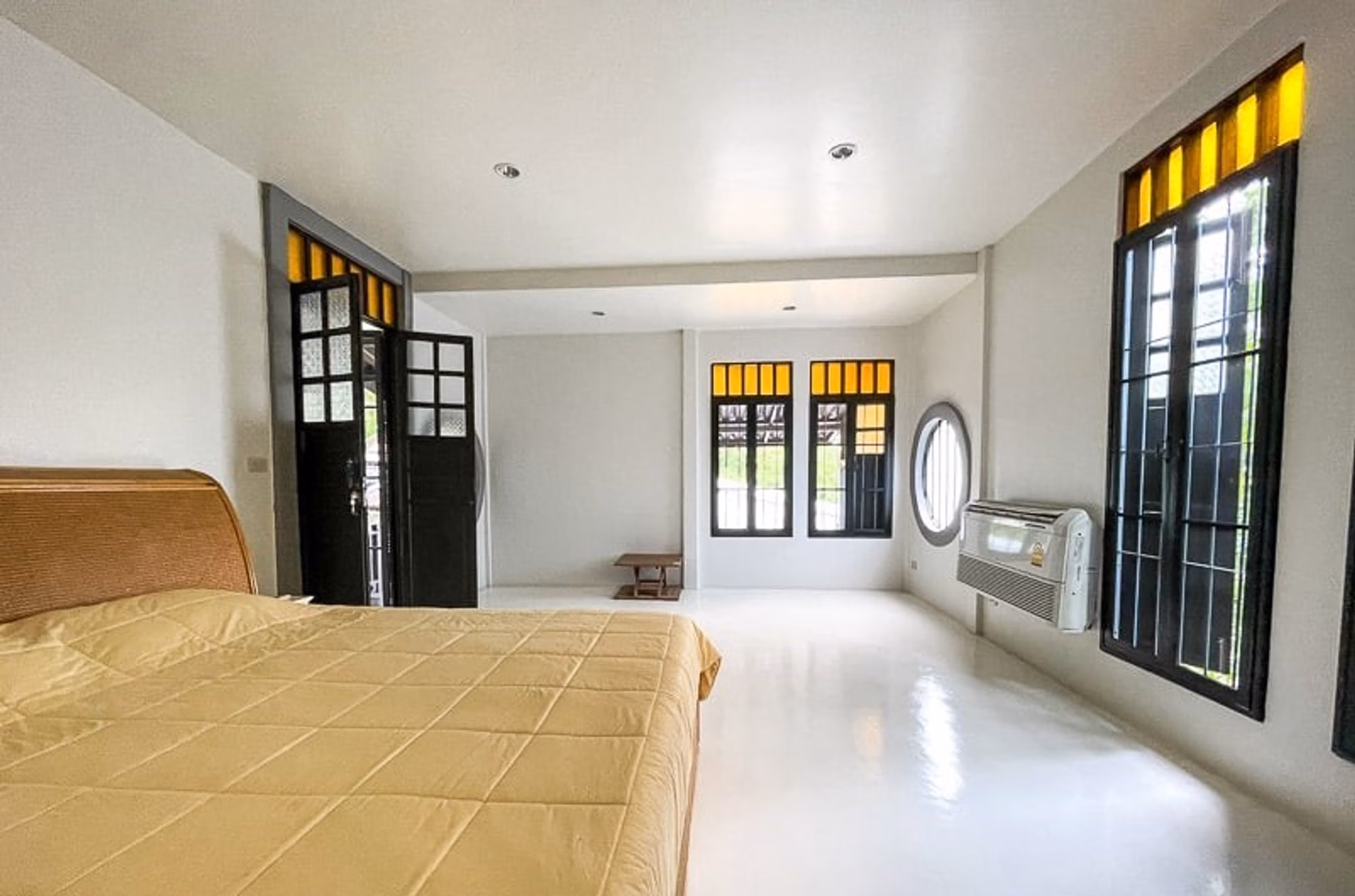 5 Bedroom House - Image 4