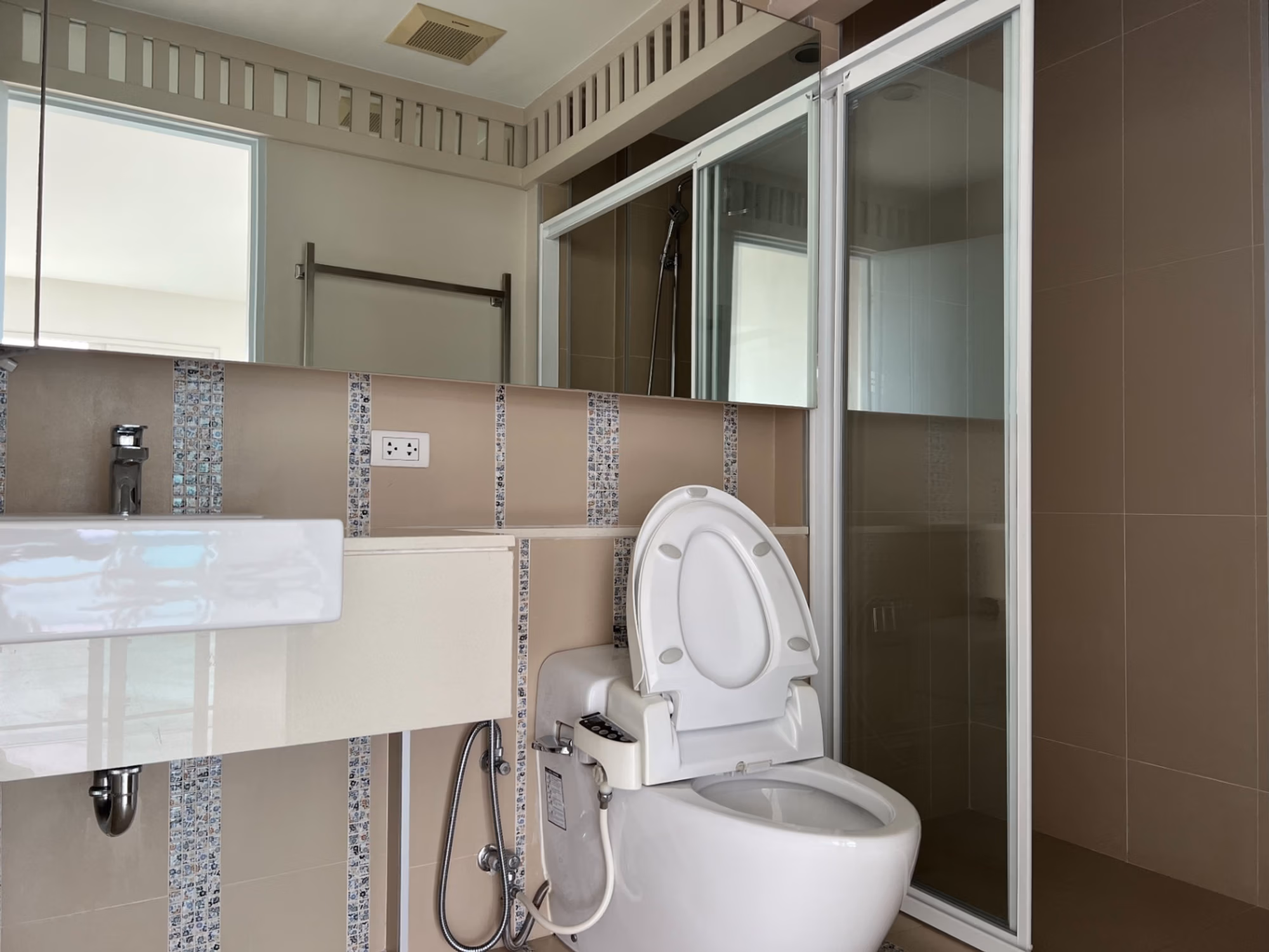 2 Bed Condo for Sale in Mueang Chiang Mai - Image 12