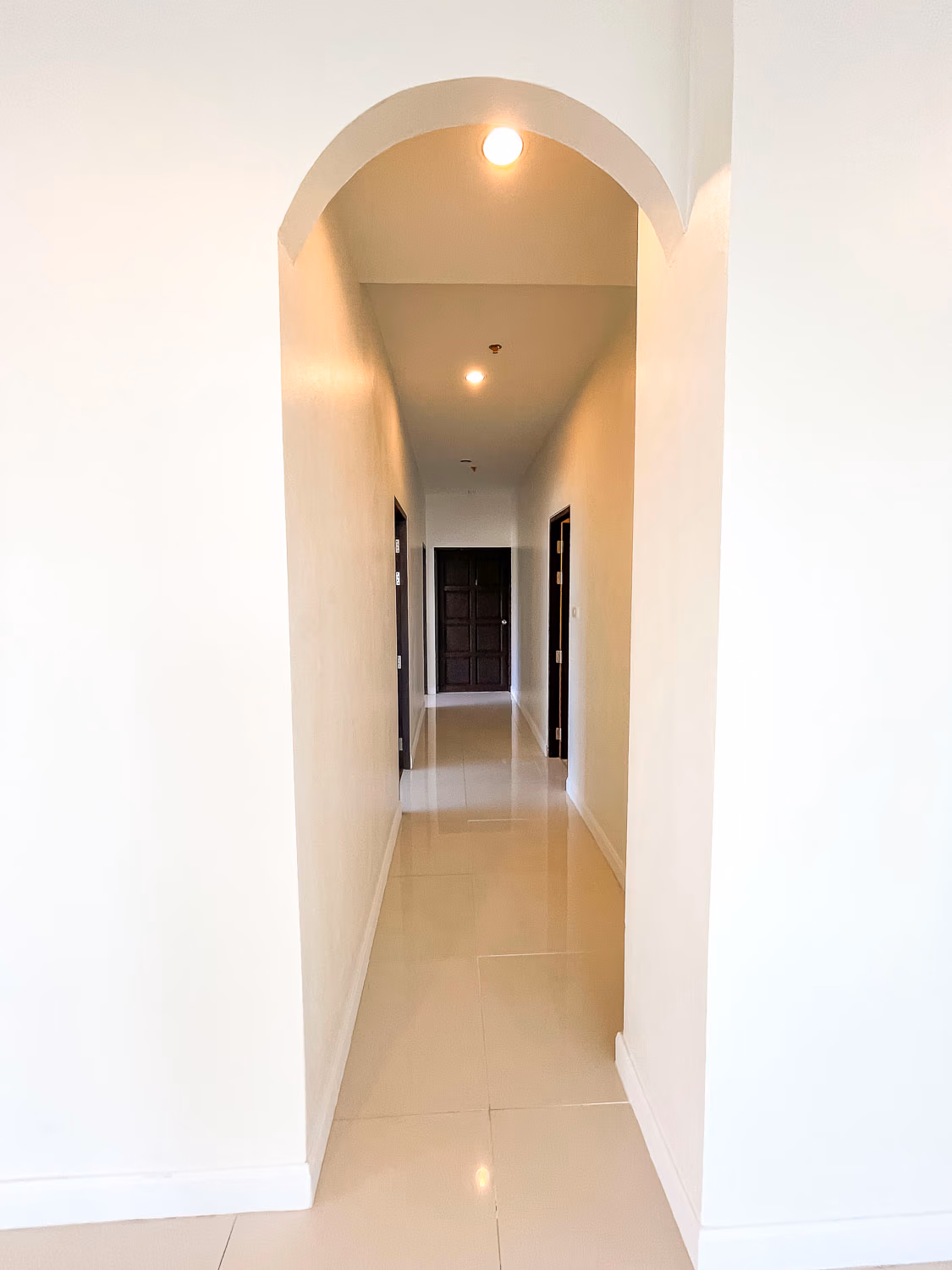 Unfurnished 4 Bed Condo w. Stunning Mountain View for Sale - Image 10