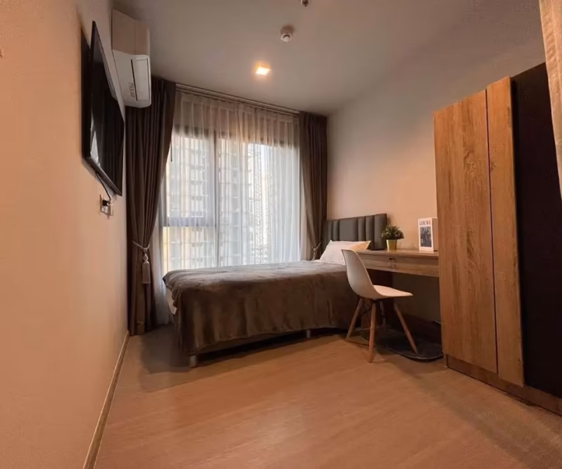 Condo for Rent at Life Asoke - Rama 9 - Image 2