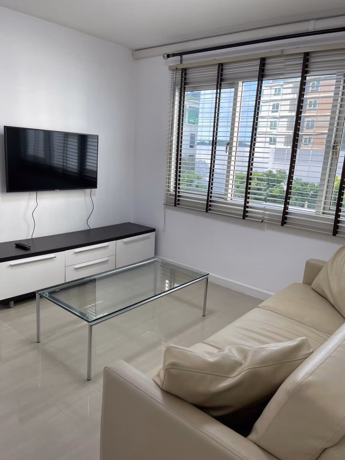 1 Bed Condo for Rent in Khlong Toei - Image 1
