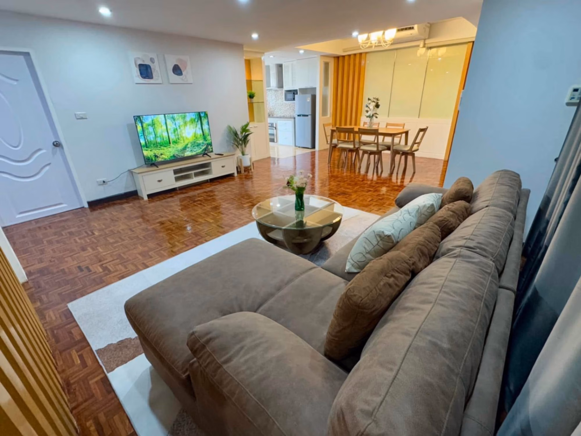 3 ห้องนอน คอนโด สำหรับ จำหน่าย ใน Huai Khwang - Image 1