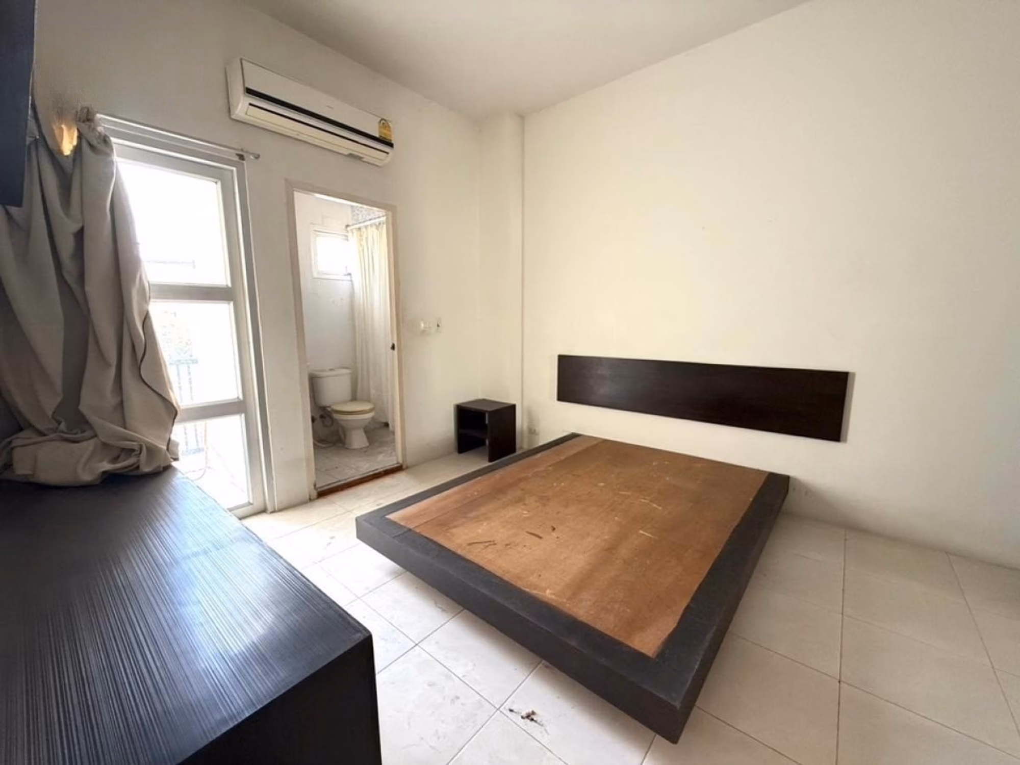 56 Bed Commercial for Sale in Watthana - Image 3