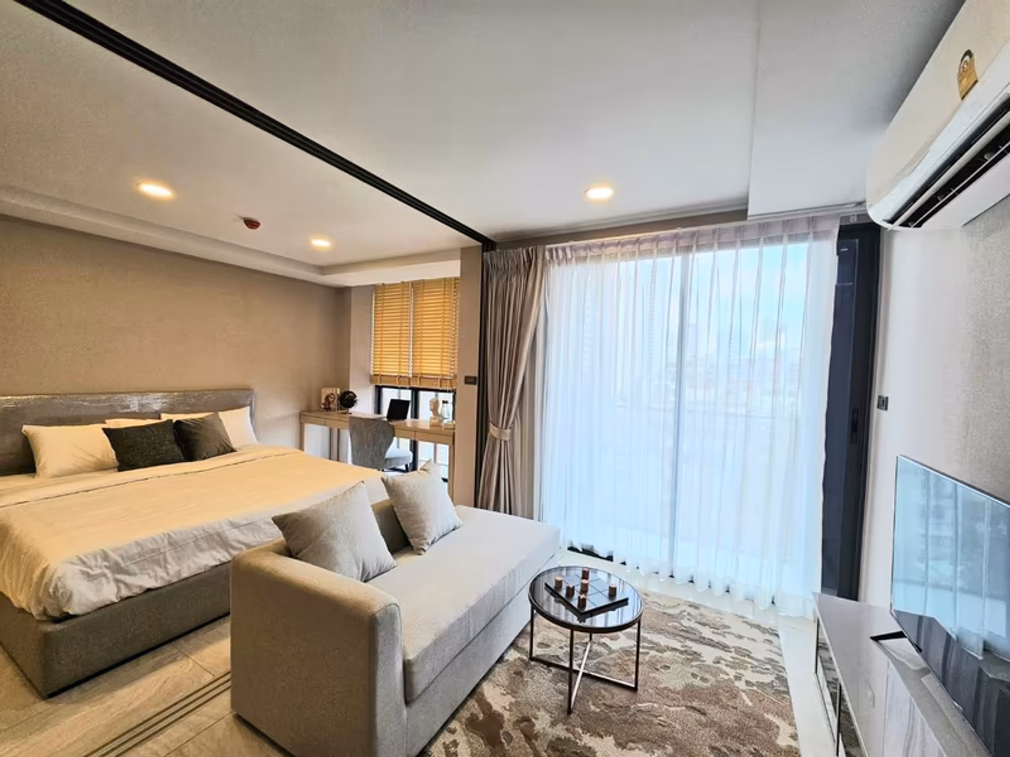 Condo for Sale at Walden Asoke - Image 3