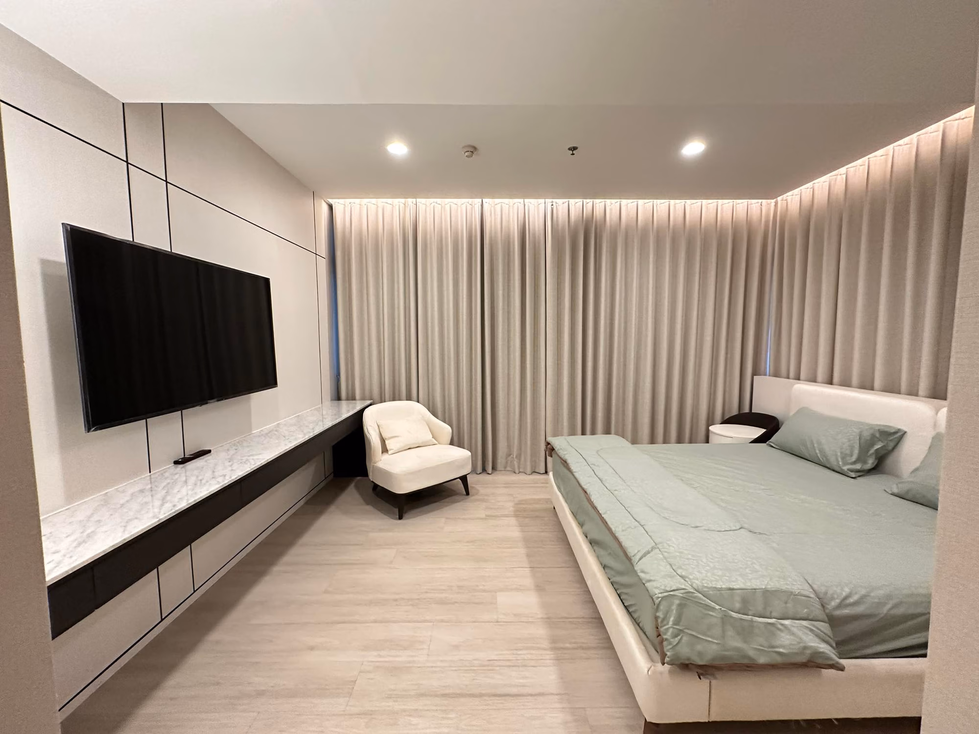 3 Bed Condo for Rent  Near Ekkamai BTS - Image 5