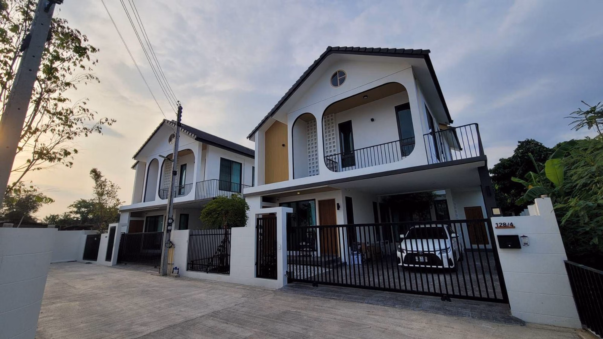 4 Bed House for Sale in Hang Dong - Image 1